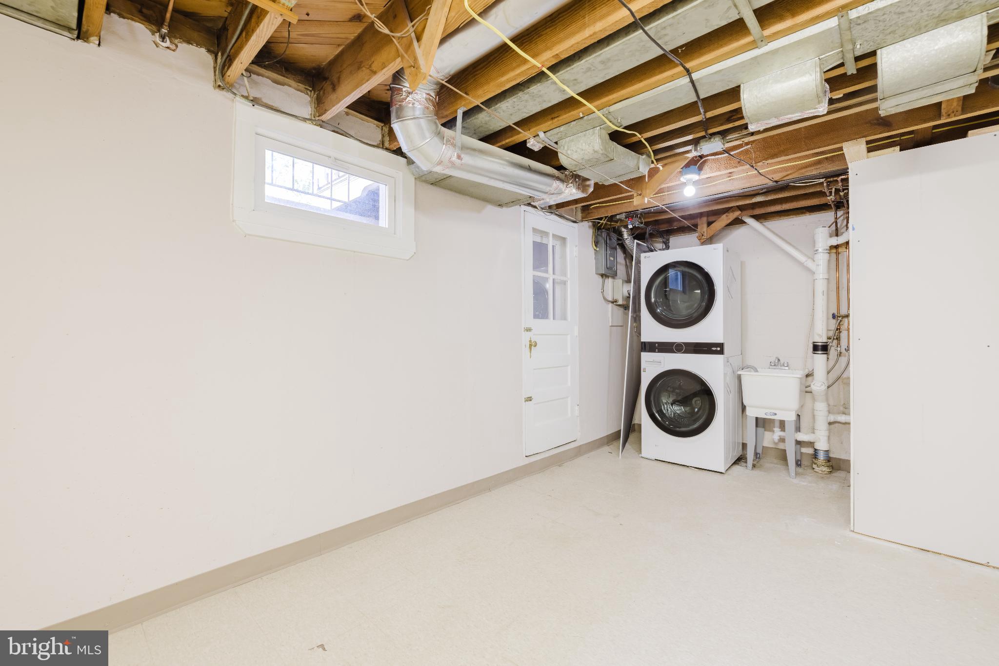 KNETTISHALL - Residential Lease