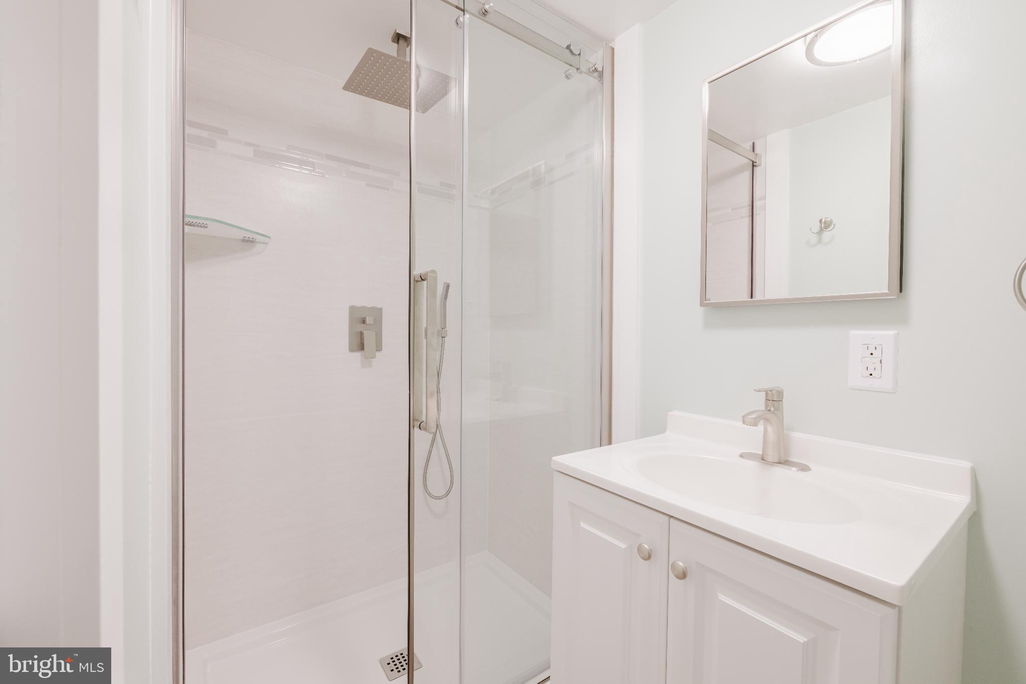 KNETTISHALL - Residential Lease