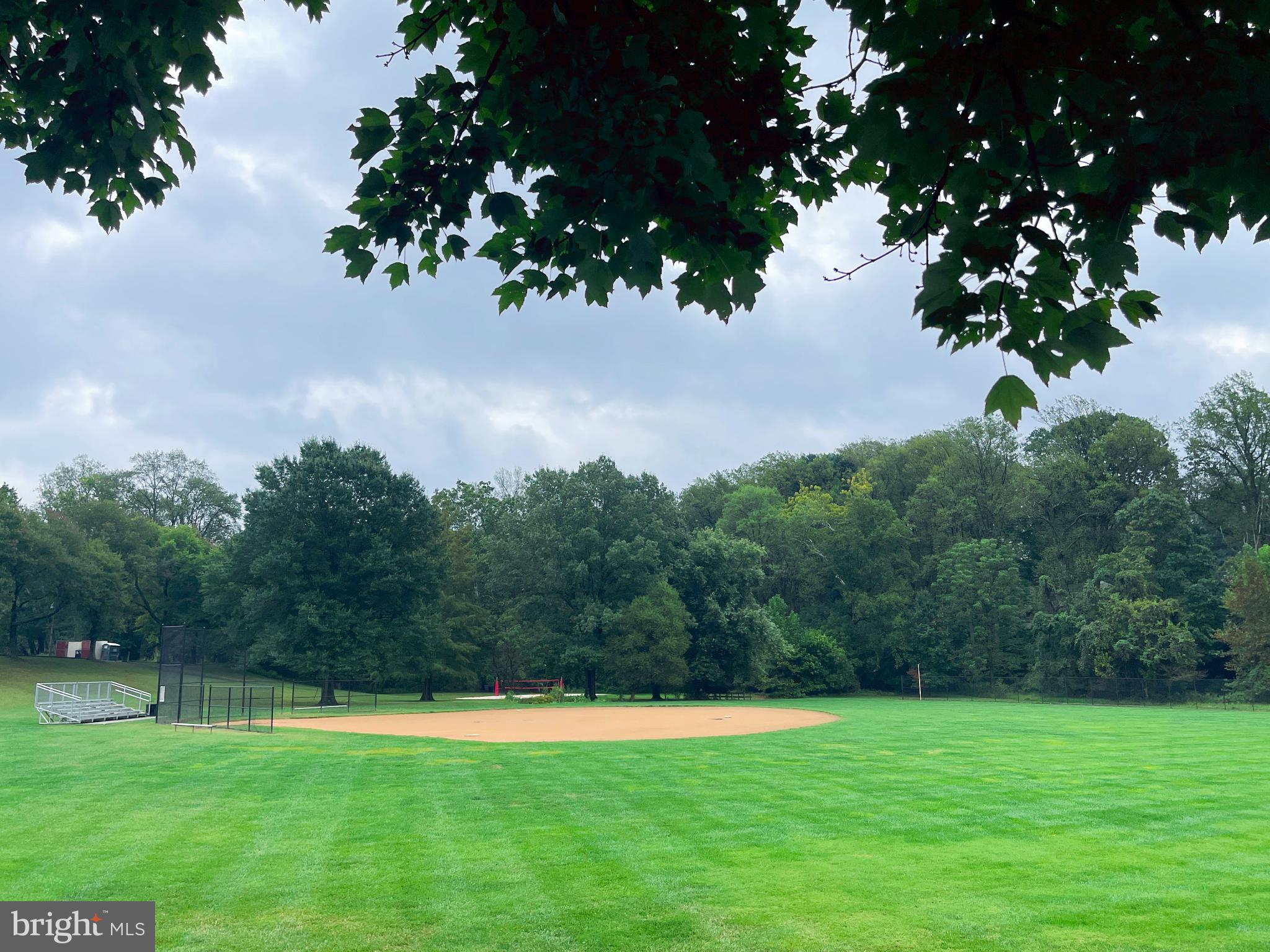 REGENT SQUARE - Residential Lease