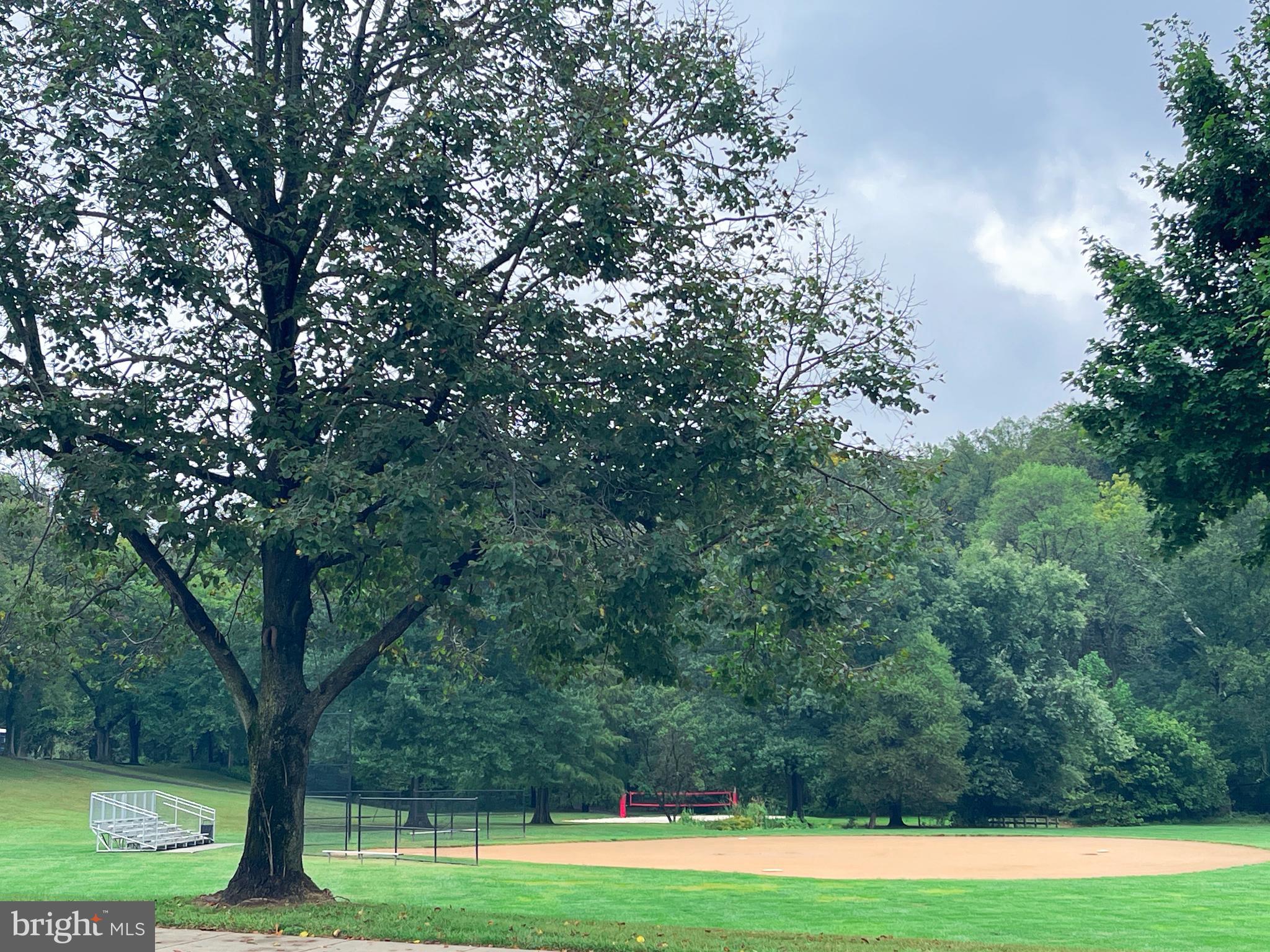 REGENT SQUARE - Residential Lease