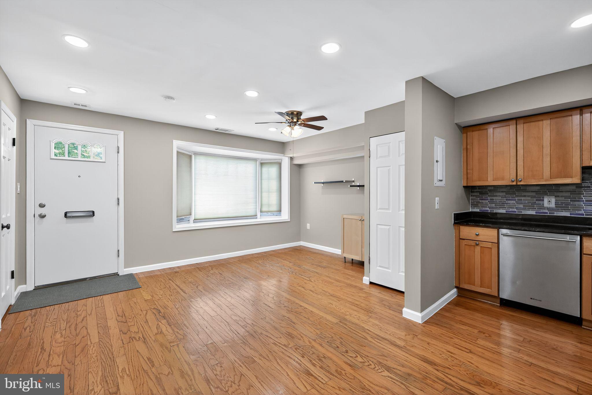 REGENT SQUARE - Residential Lease