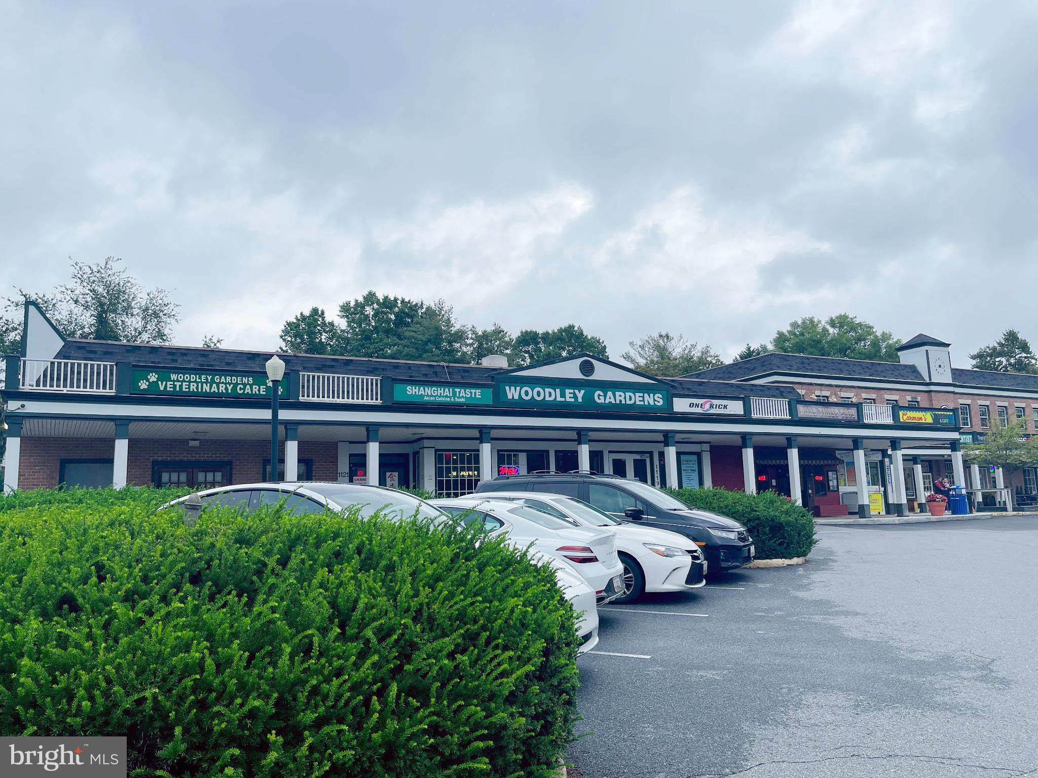 REGENT SQUARE - Residential Lease