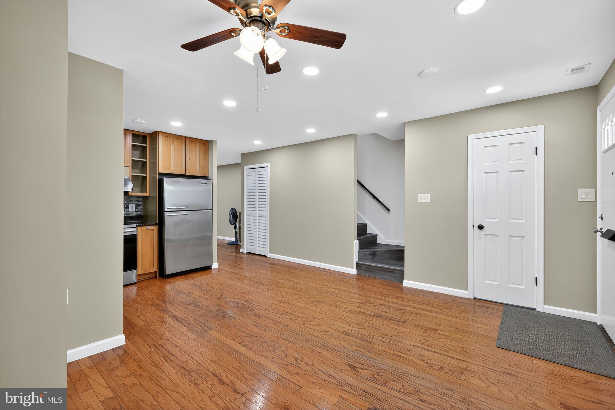 REGENT SQUARE - Residential Lease