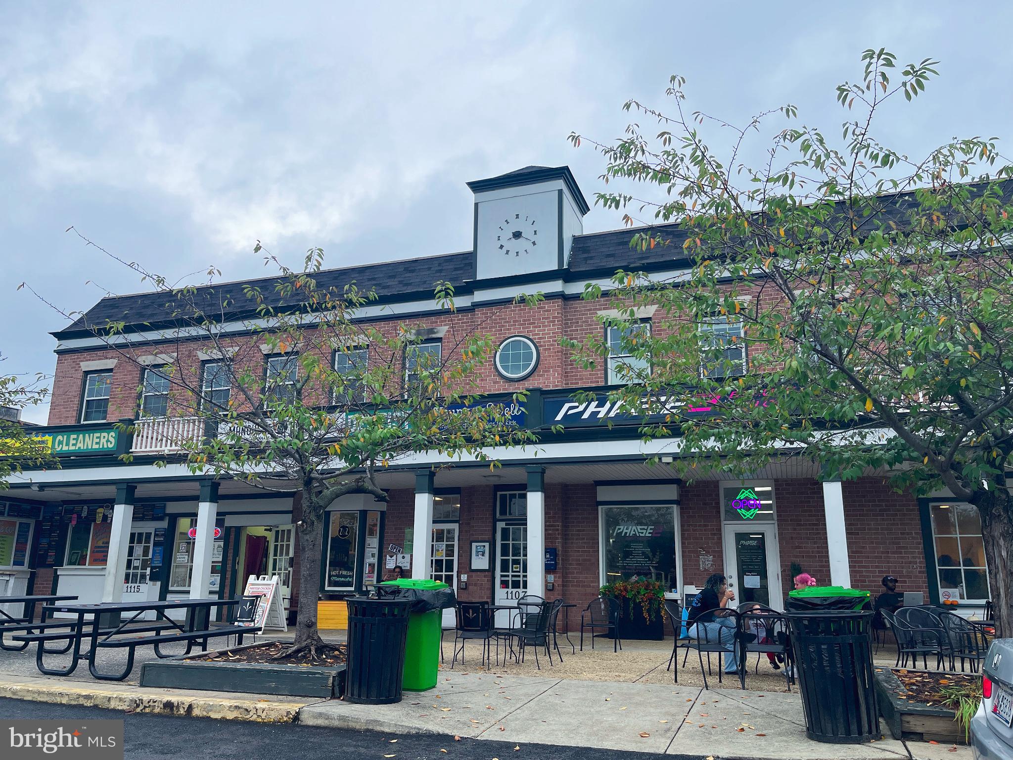 REGENT SQUARE - Residential Lease