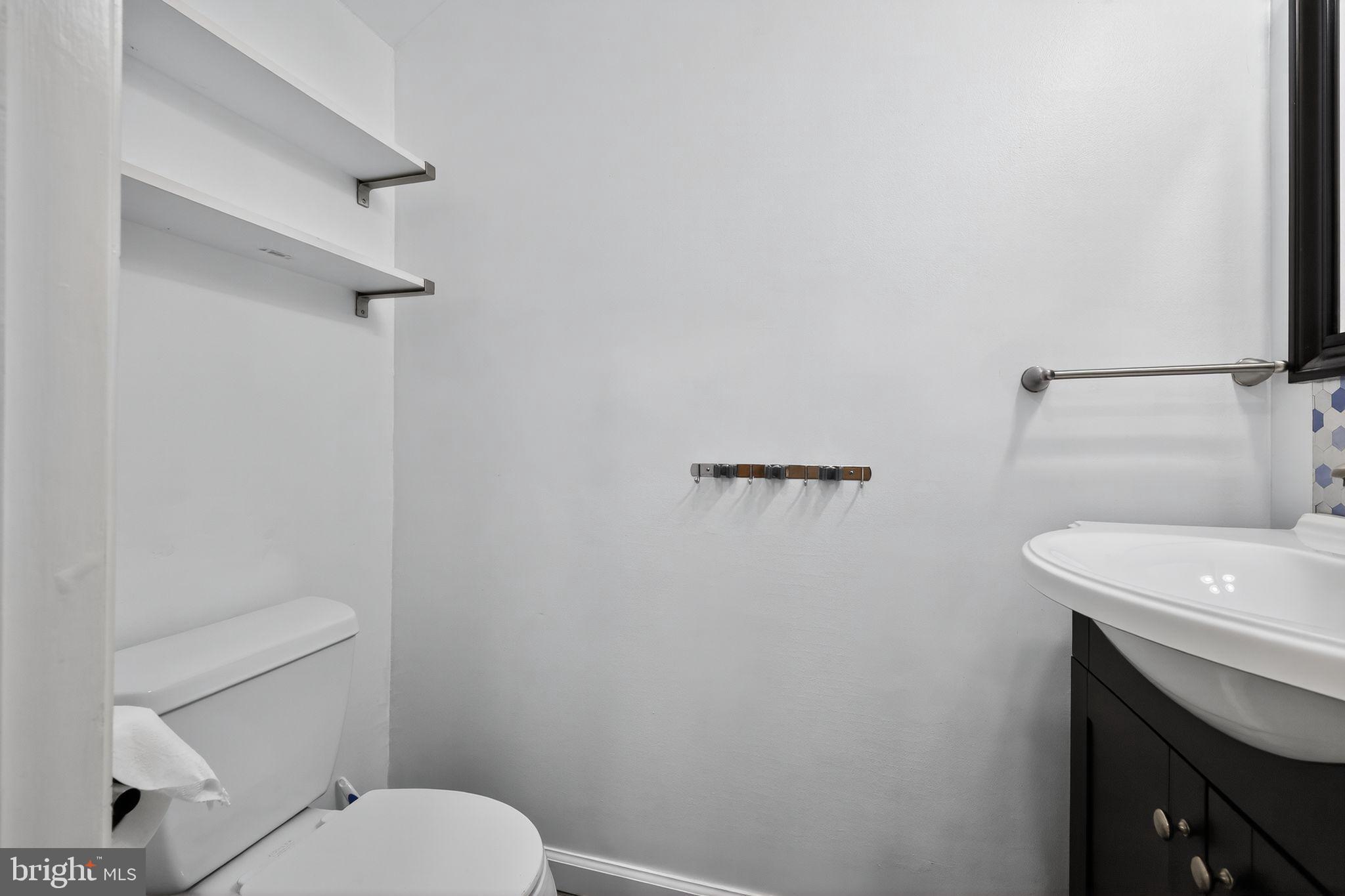 REGENT SQUARE - Residential Lease