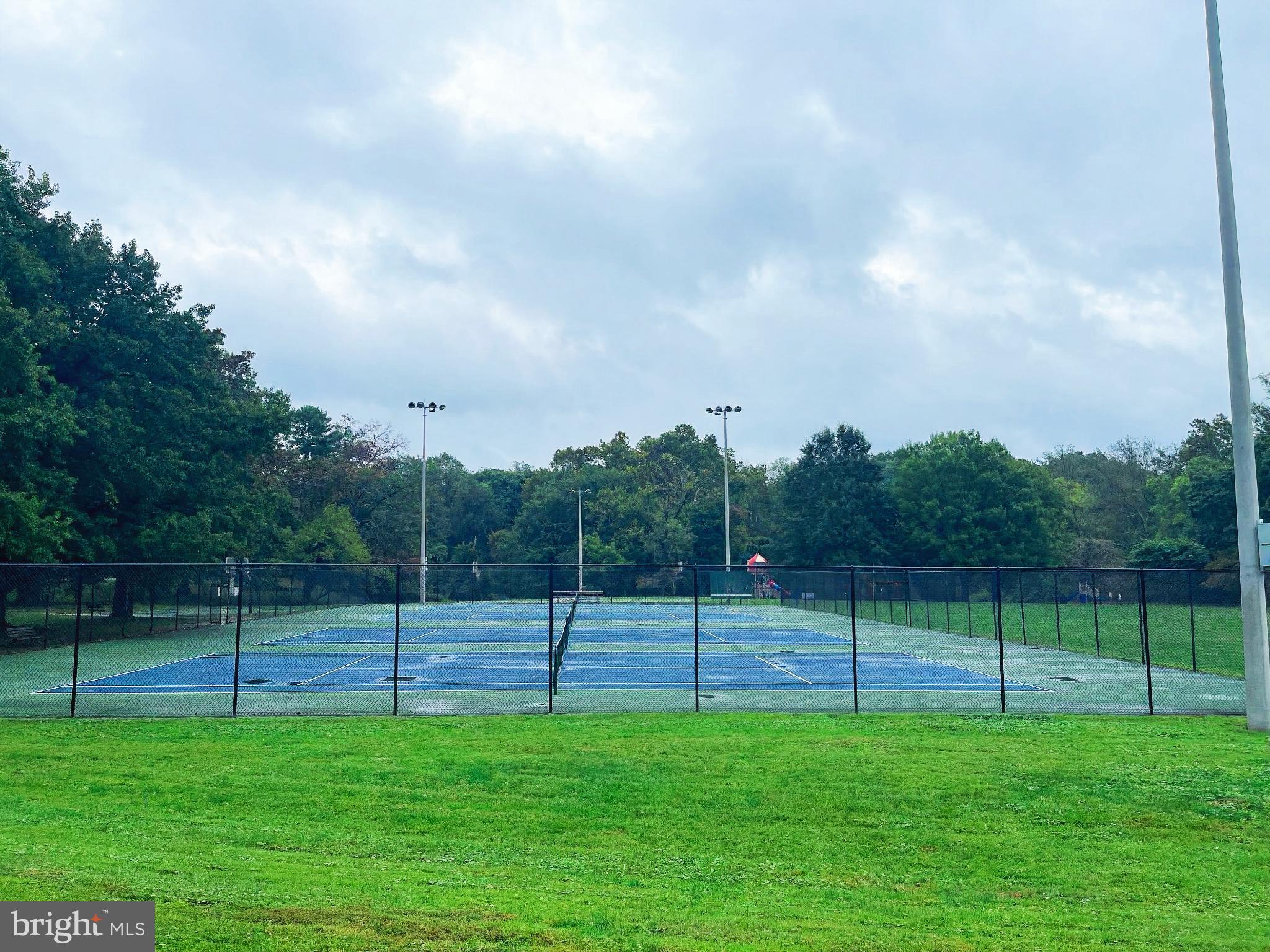 REGENT SQUARE - Residential Lease