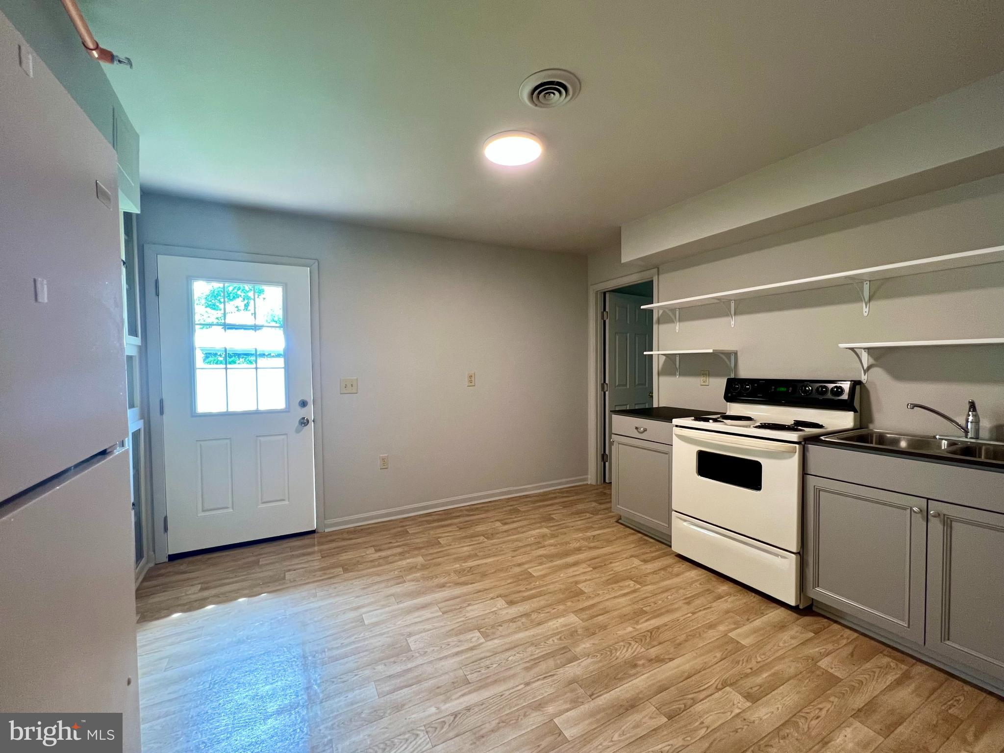 CHARLES TOWN - Residential Lease