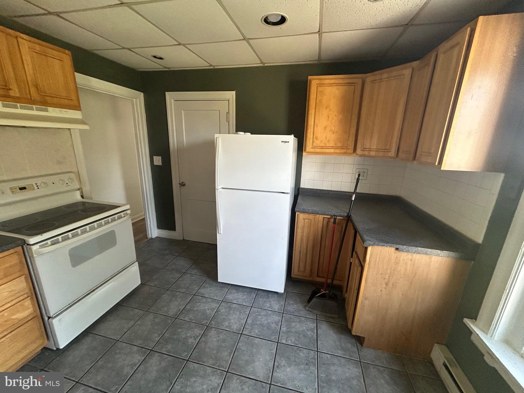 Large two bedroom apartment with off street parking large shared yard on corner lot. Electric is all that tenant pays for from utilities owner pays for water sewer and trash removal and yard care. No Smoking. $50 nonrefundable application fee required per applicant and if selected $50
admin fee. 615 Min. Credit Score
AGENTS READ REMARKS