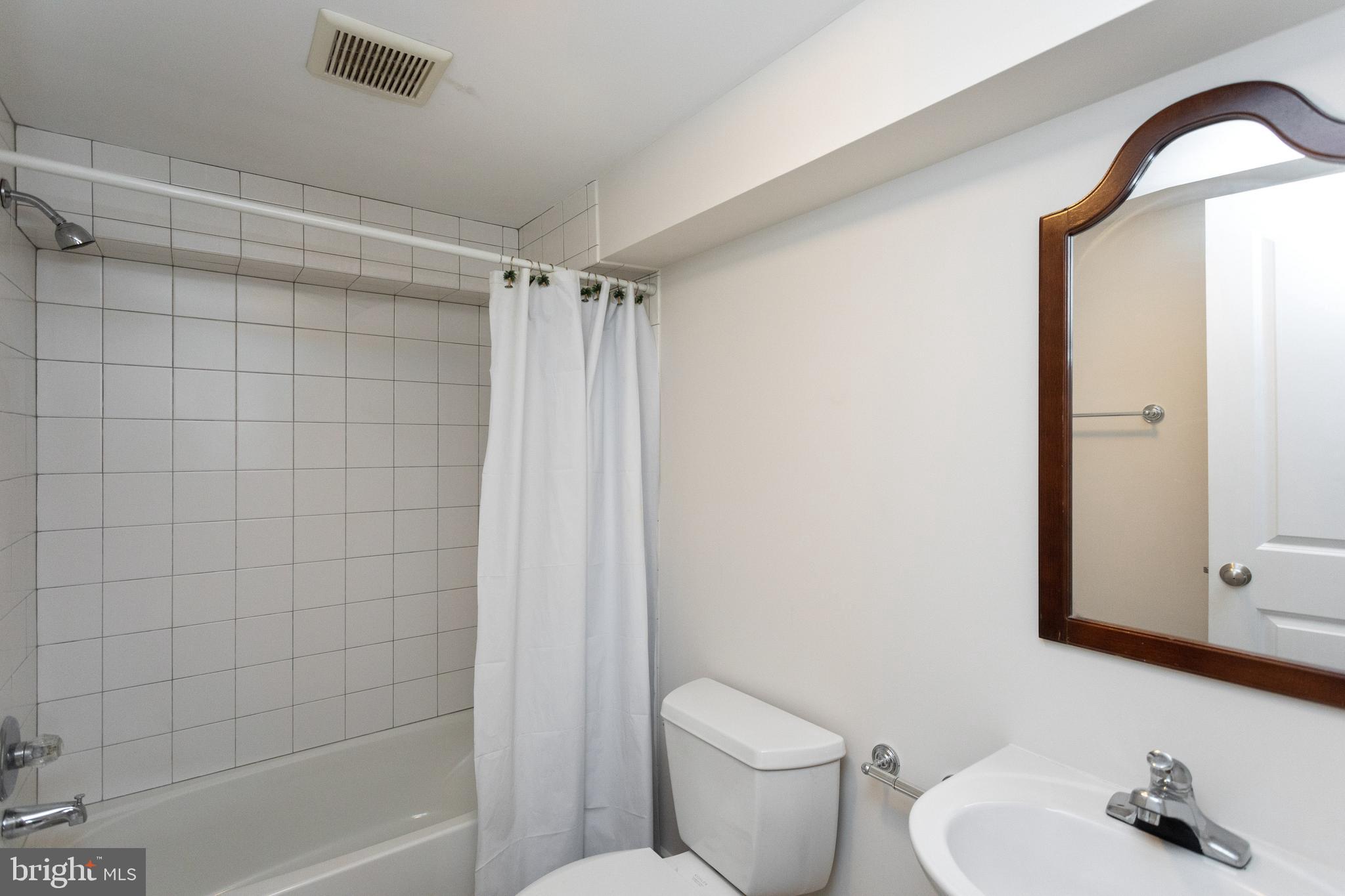 FEDERAL HILL HISTORIC DISTRICT - Residential Lease