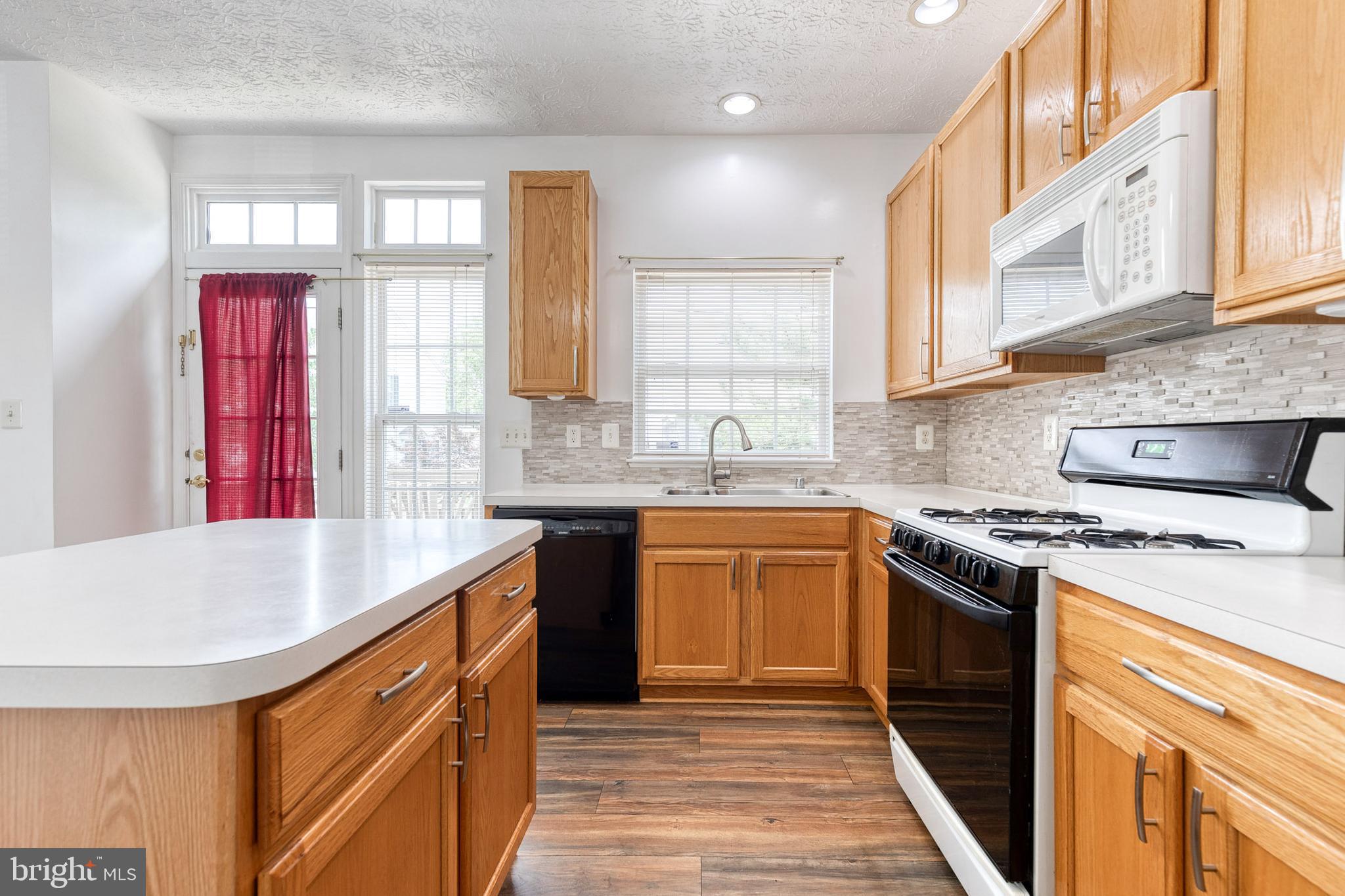 SEVEN OAKS - Residential Lease