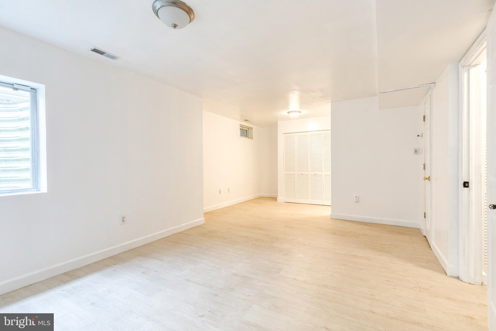 SEVEN OAKS - Residential Lease