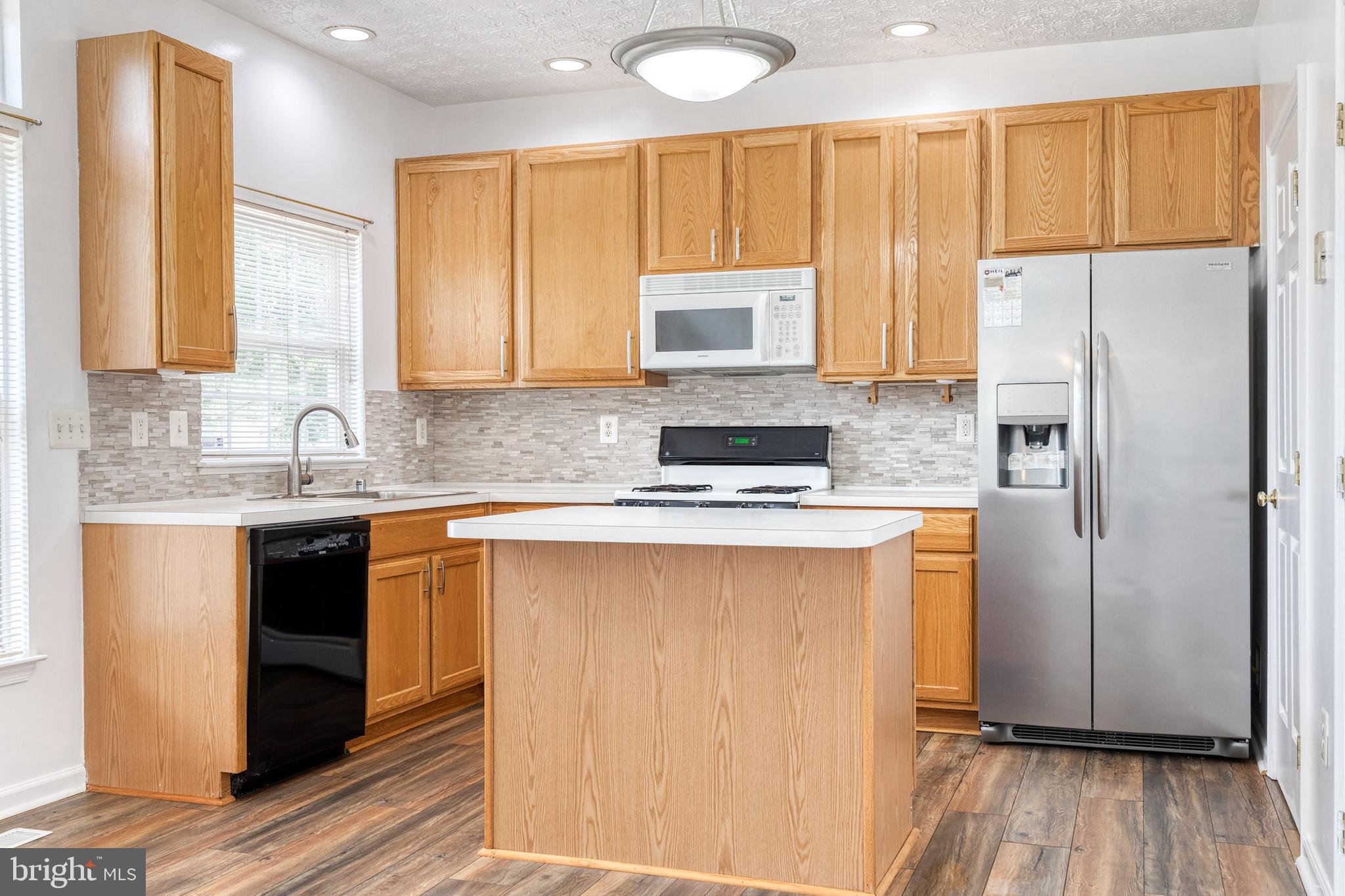 SEVEN OAKS - Residential Lease