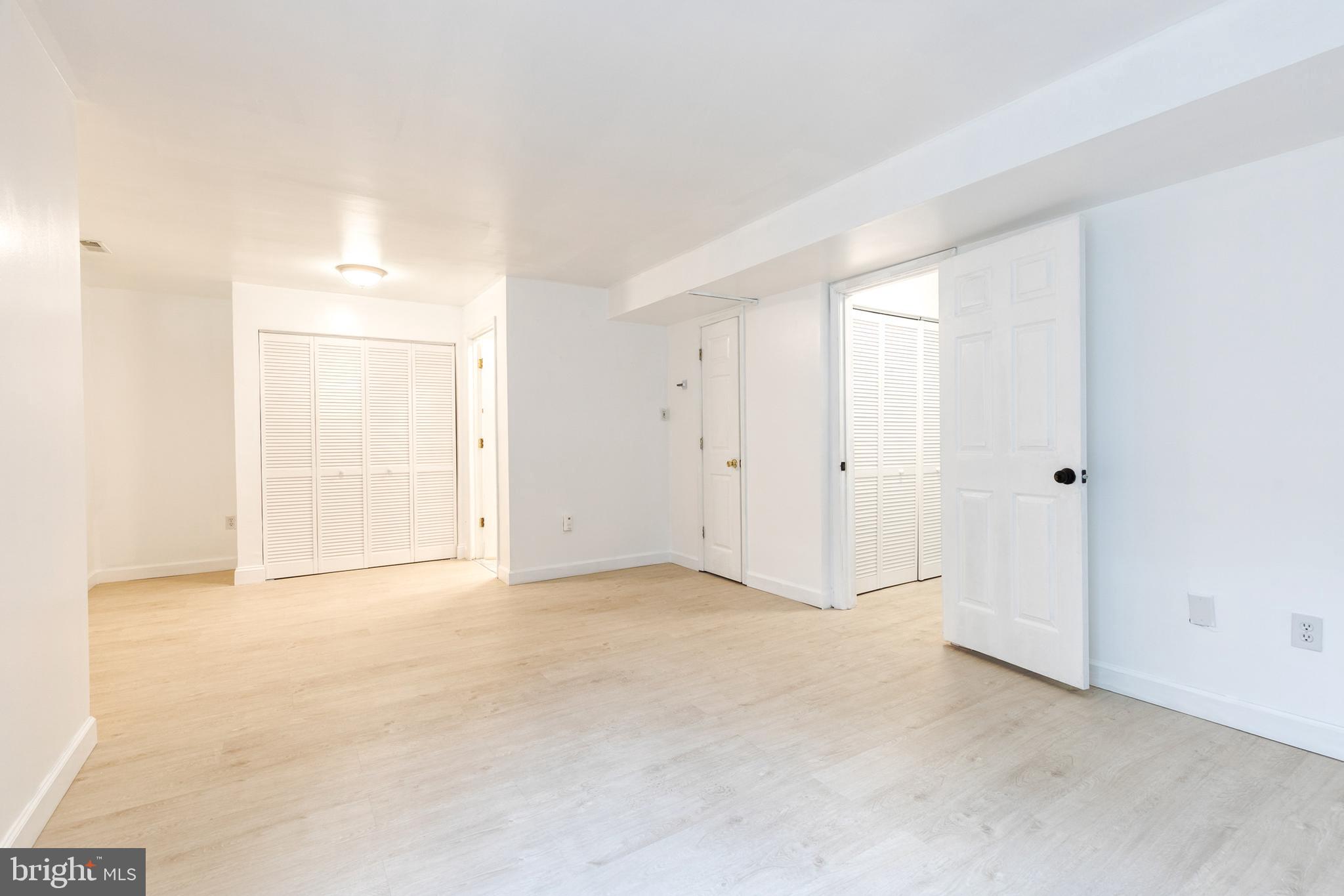 SEVEN OAKS - Residential Lease