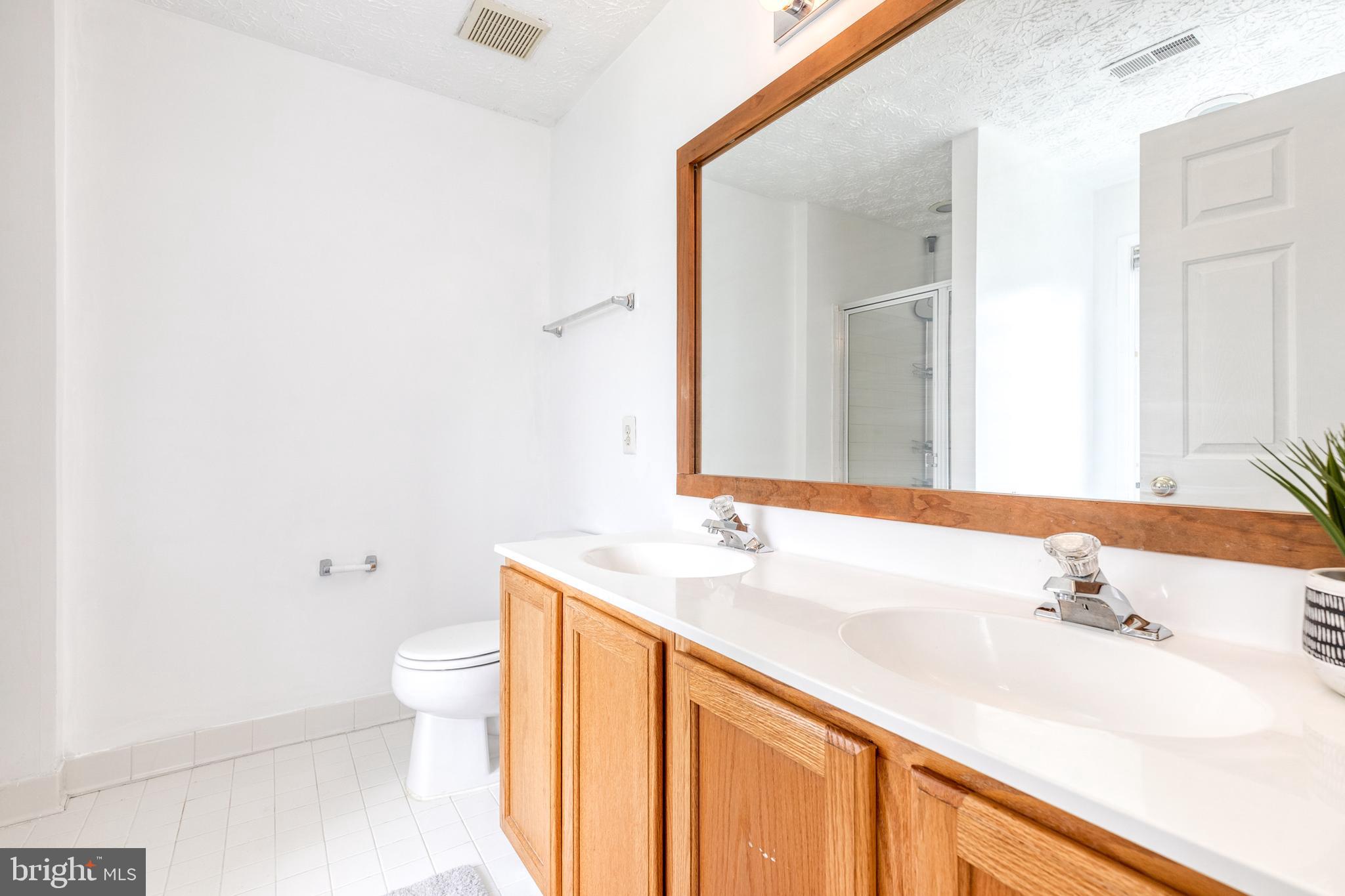 SEVEN OAKS - Residential Lease