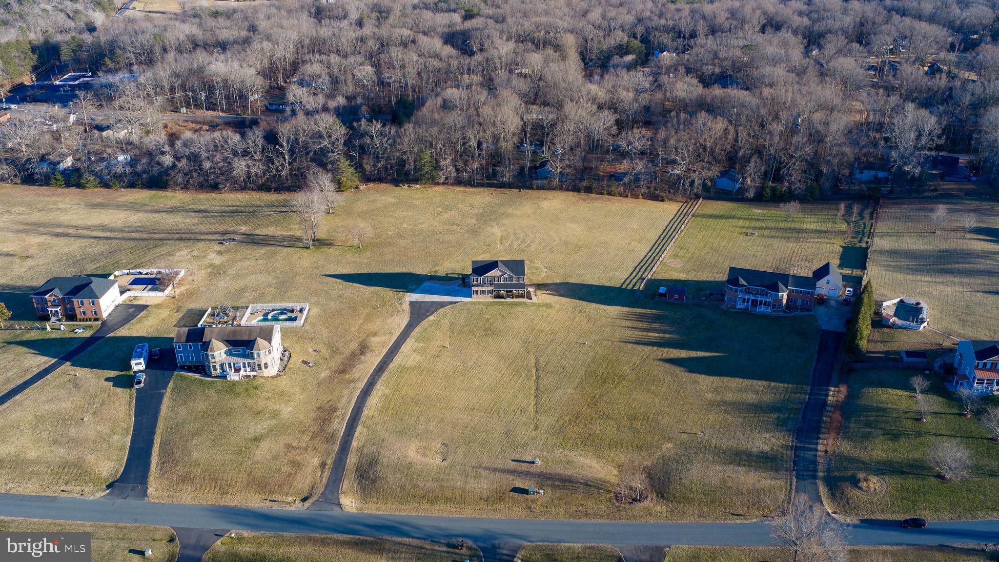EQUESTRIAN ESTATES - Residential