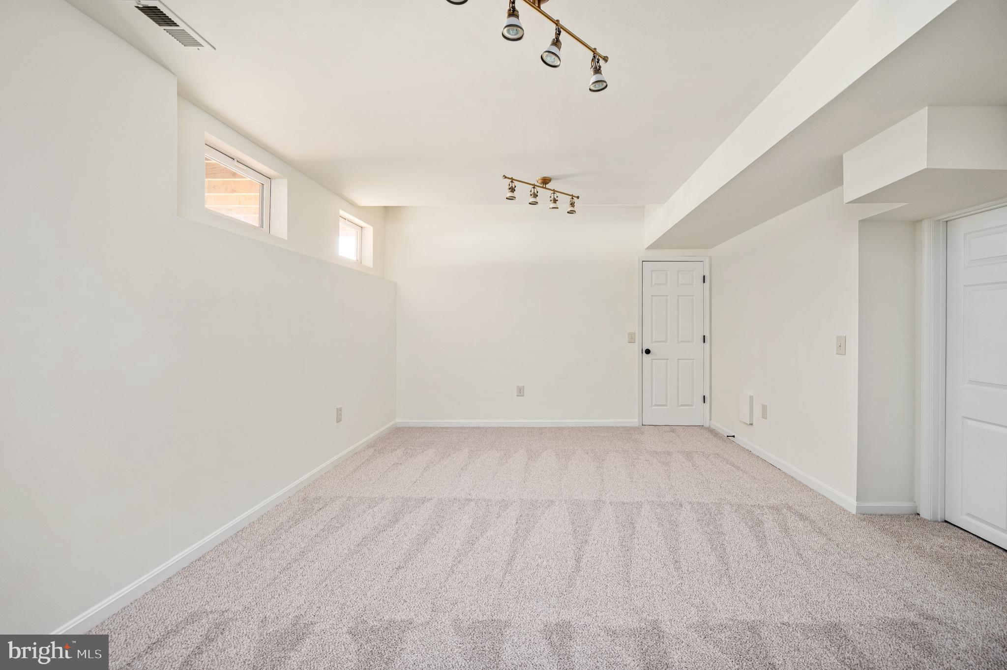 EQUESTRIAN ESTATES - Residential