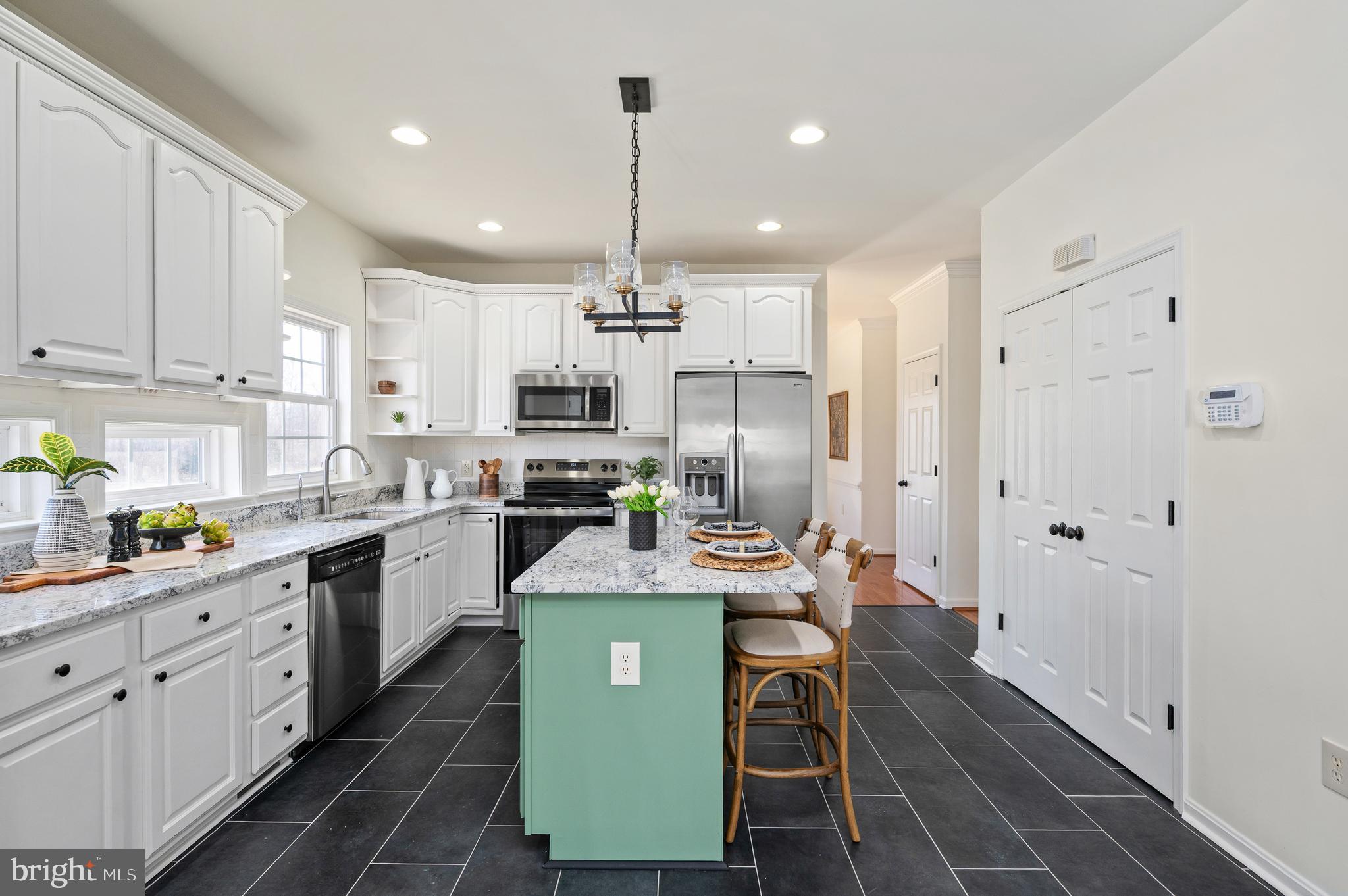 EQUESTRIAN ESTATES - Residential