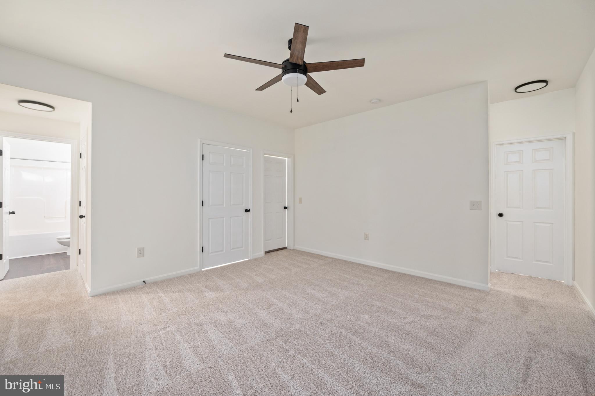 EQUESTRIAN ESTATES - Residential
