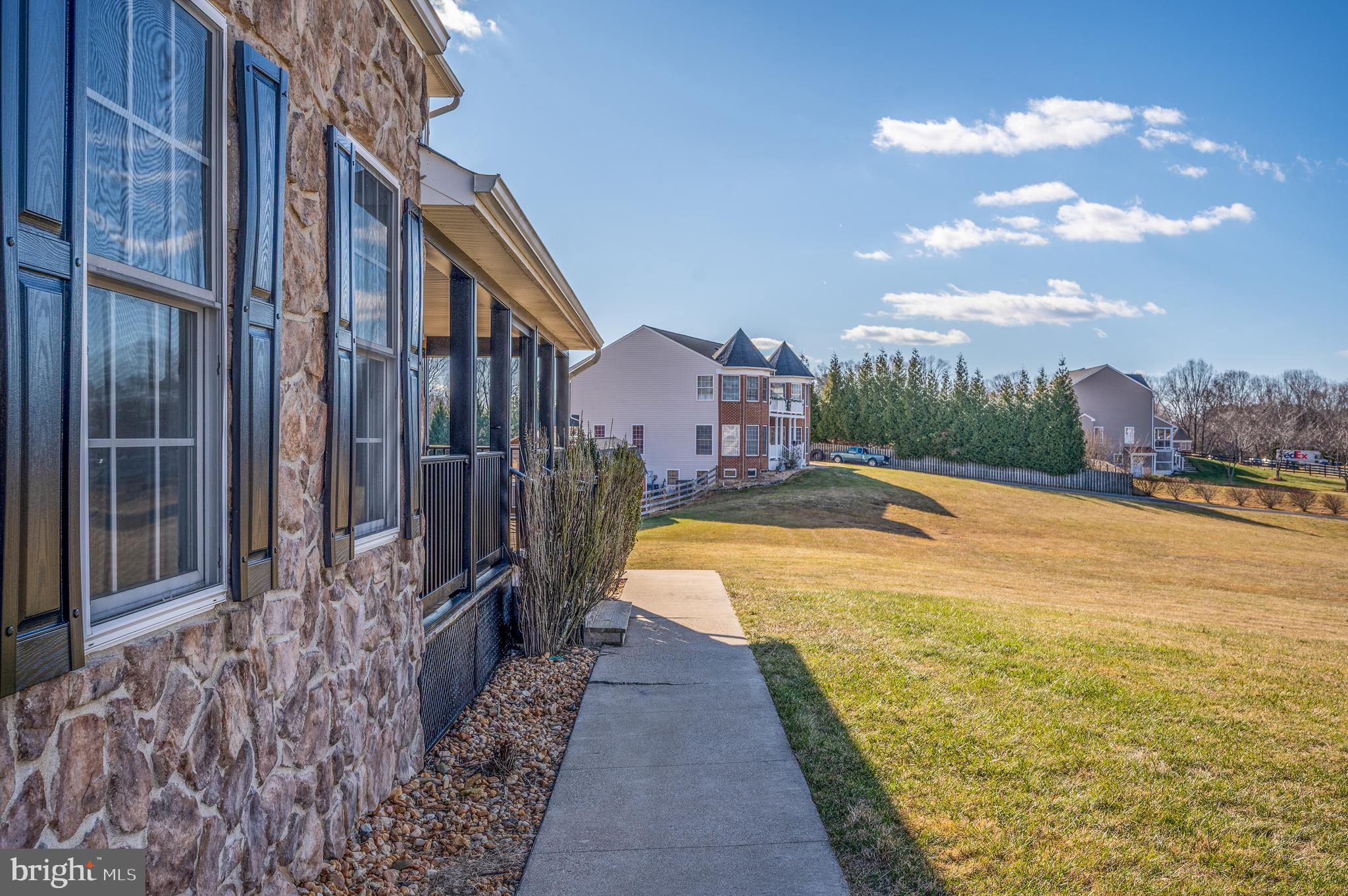 EQUESTRIAN ESTATES - Residential