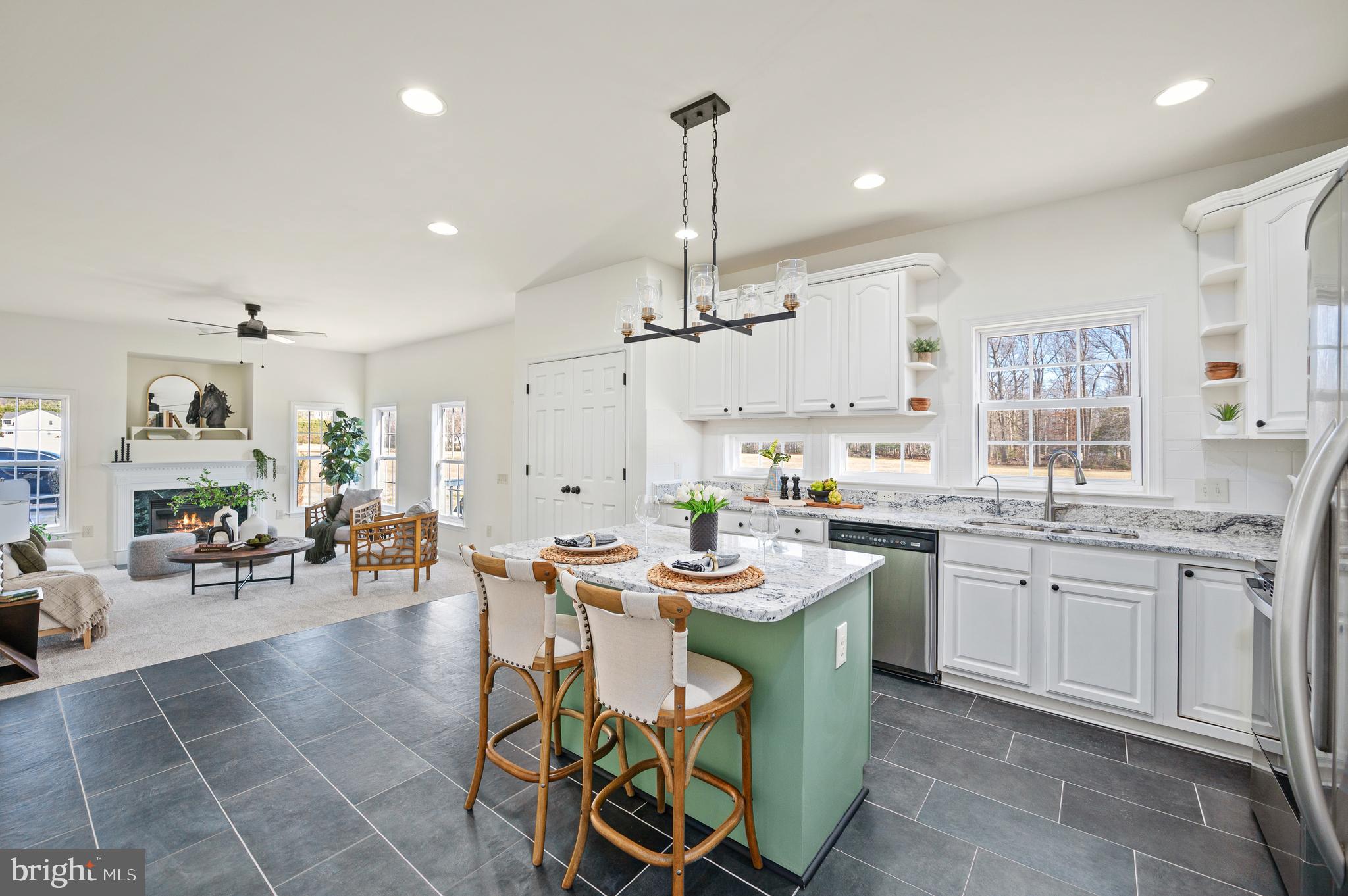 EQUESTRIAN ESTATES - Residential