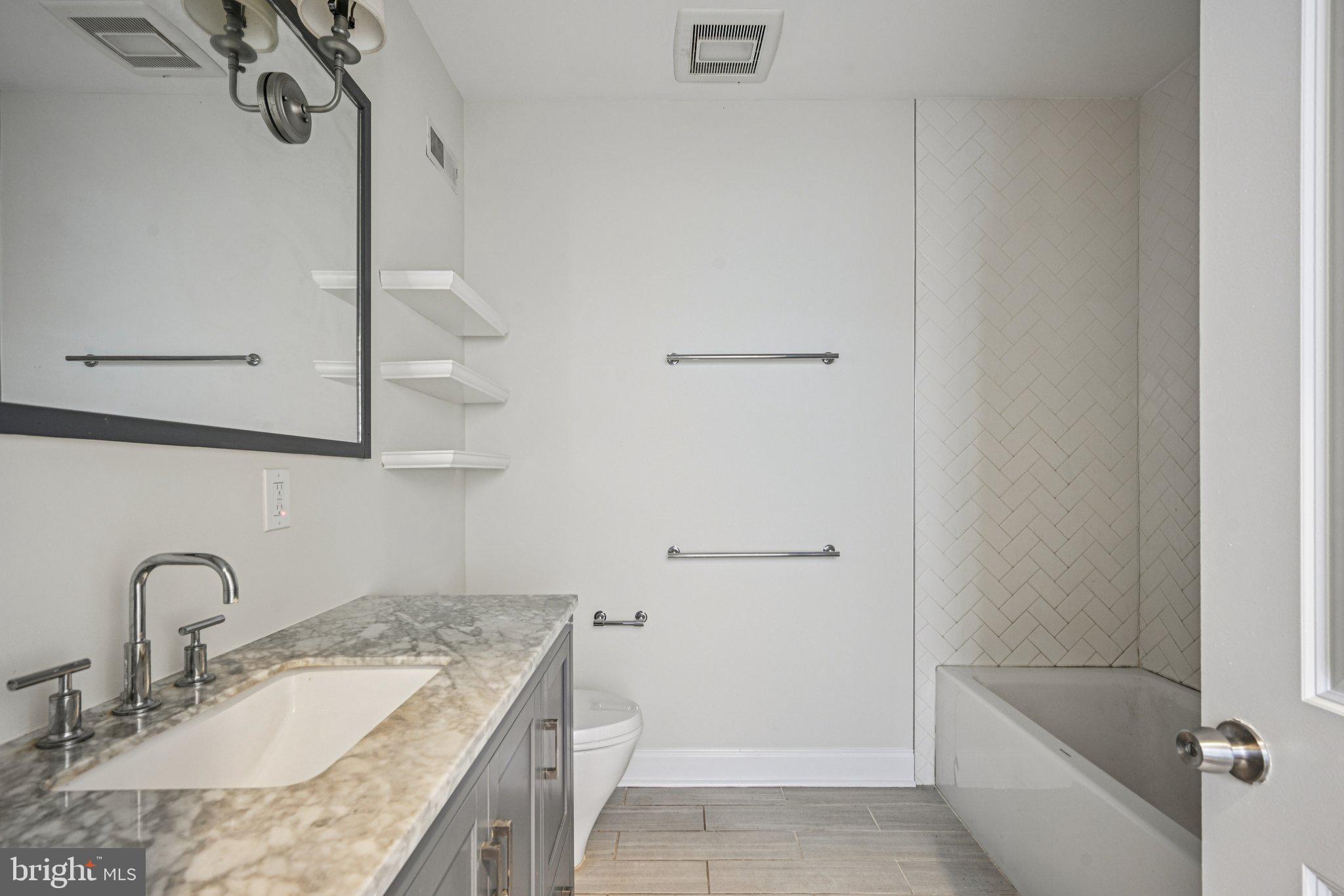 SQUIRREL HILL - Residential