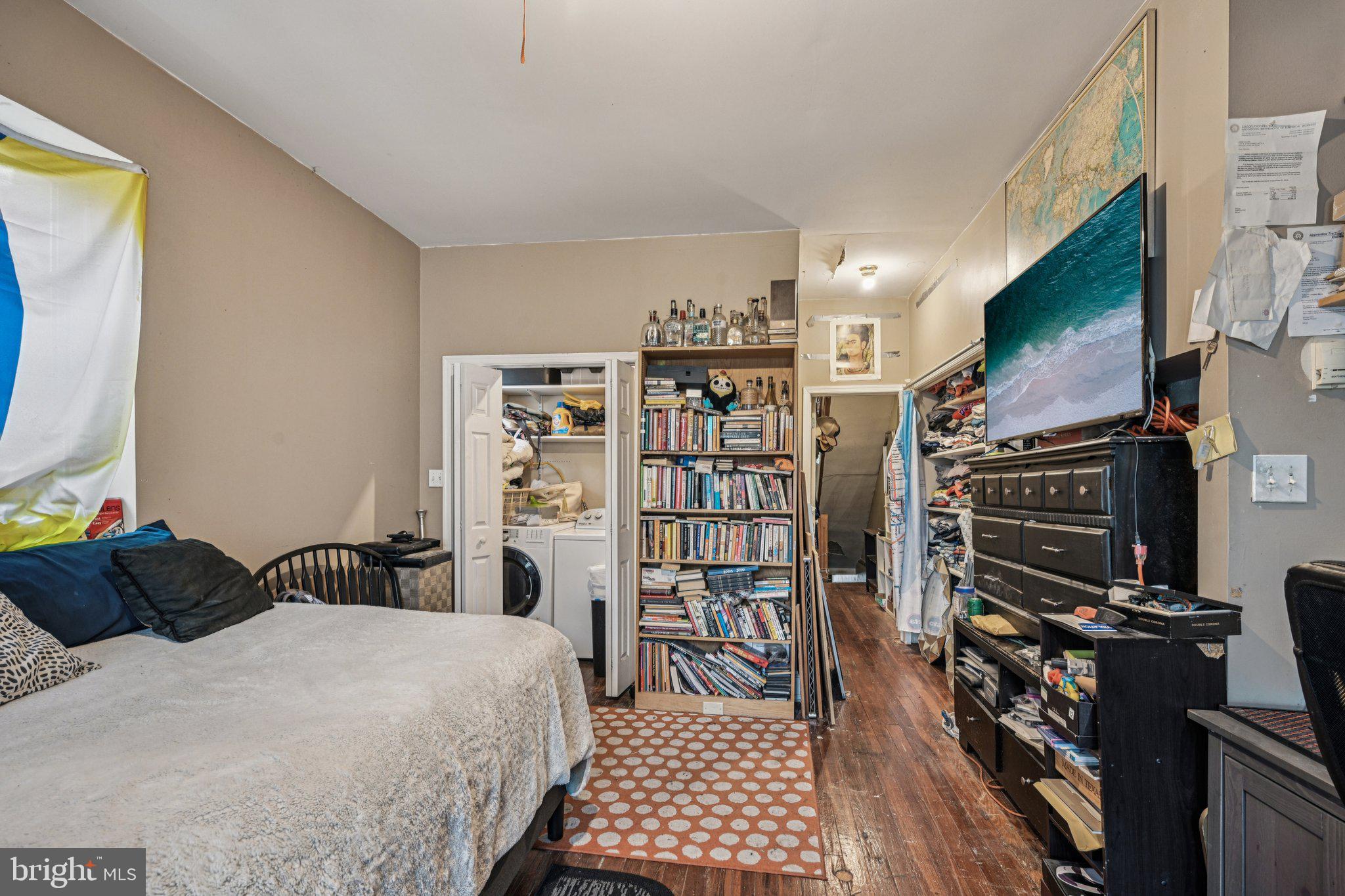 SQUIRREL HILL - Residential