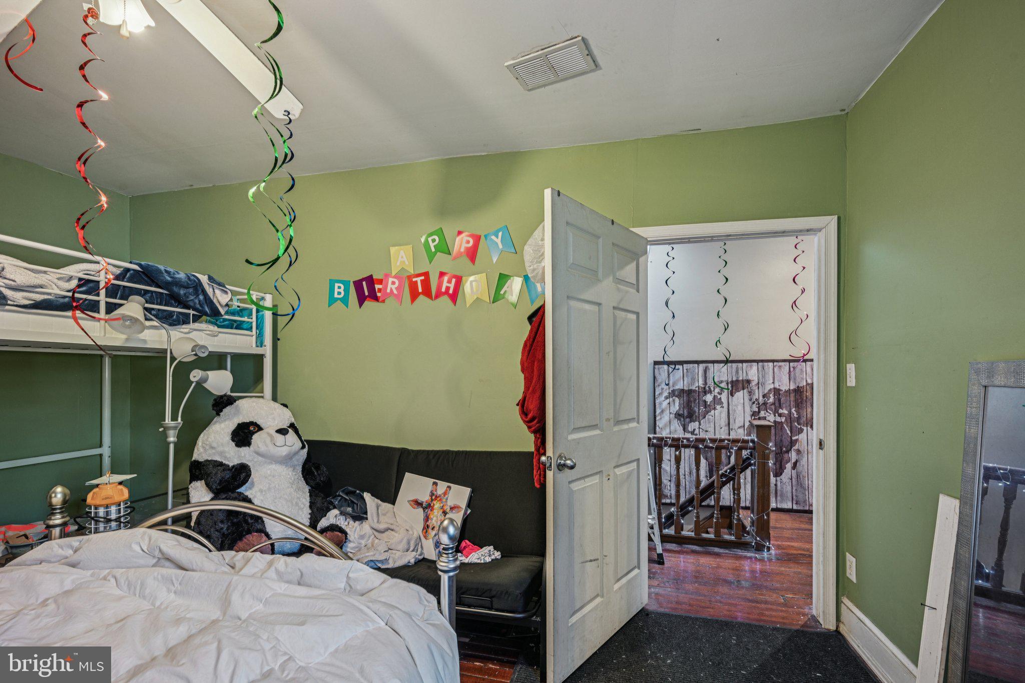 SQUIRREL HILL - Residential