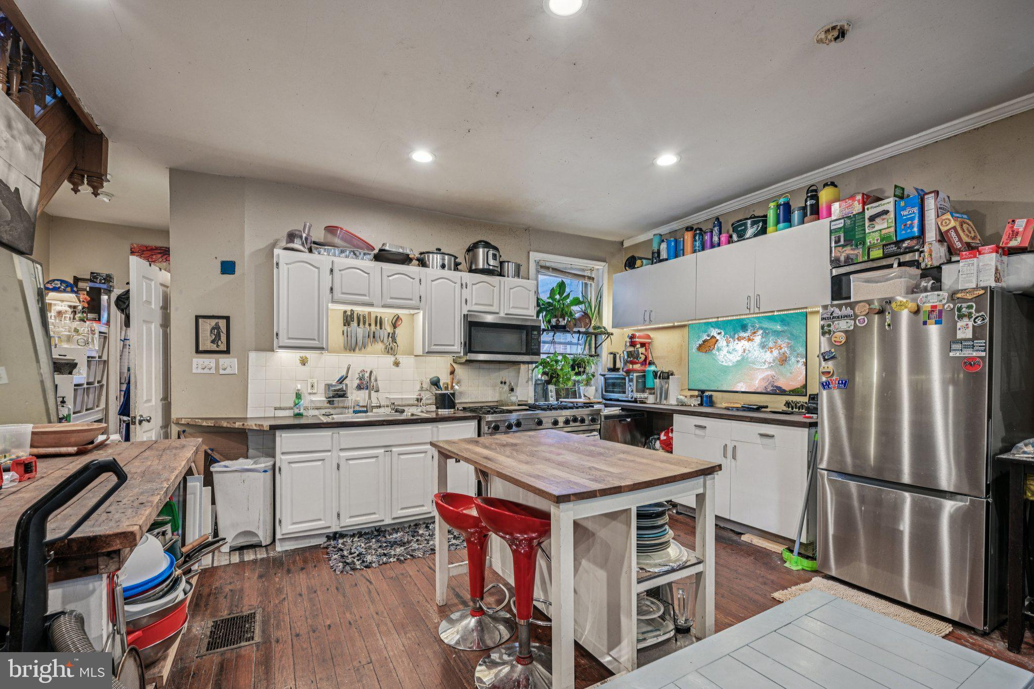 SQUIRREL HILL - Residential