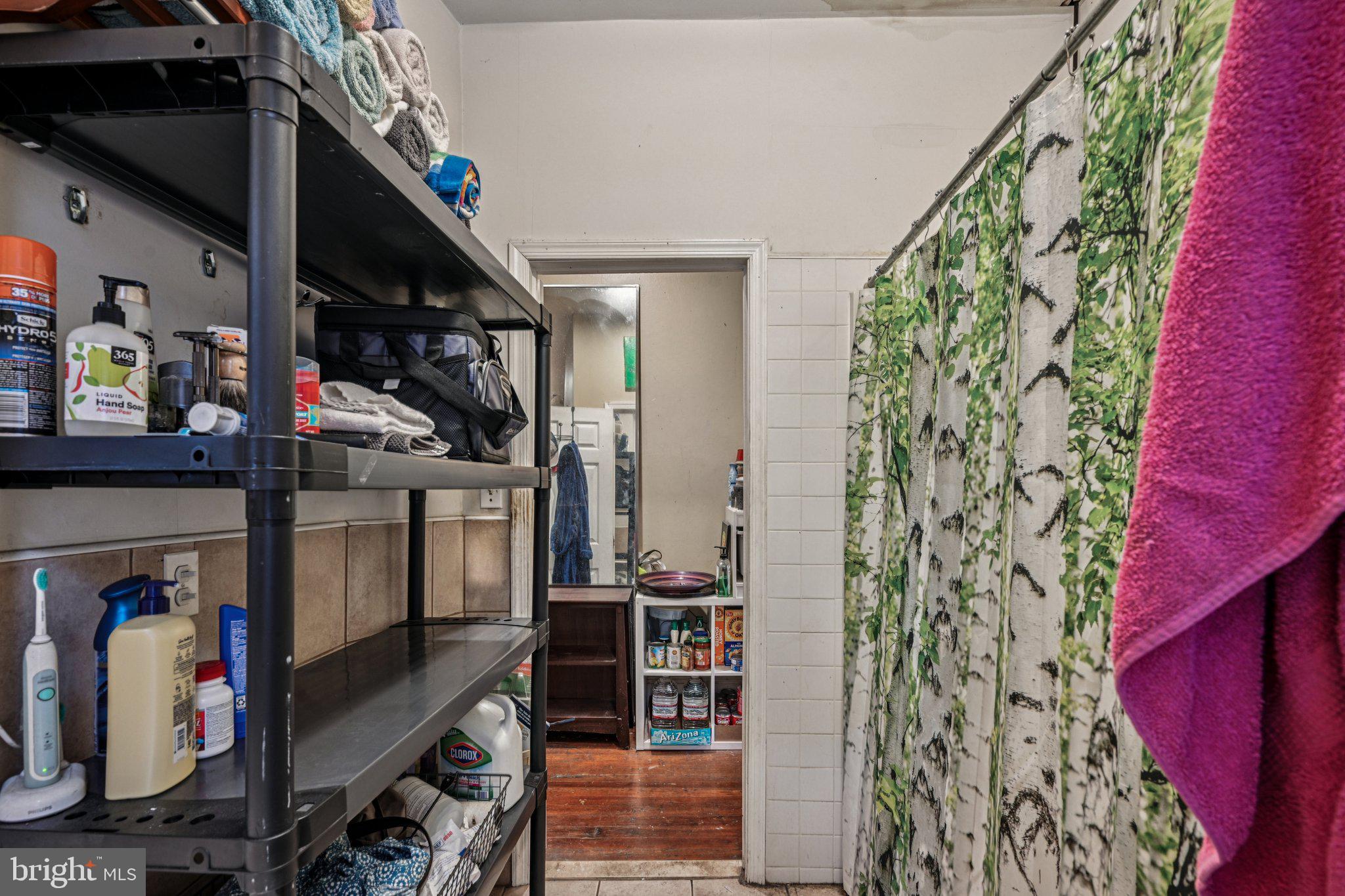 SQUIRREL HILL - Residential