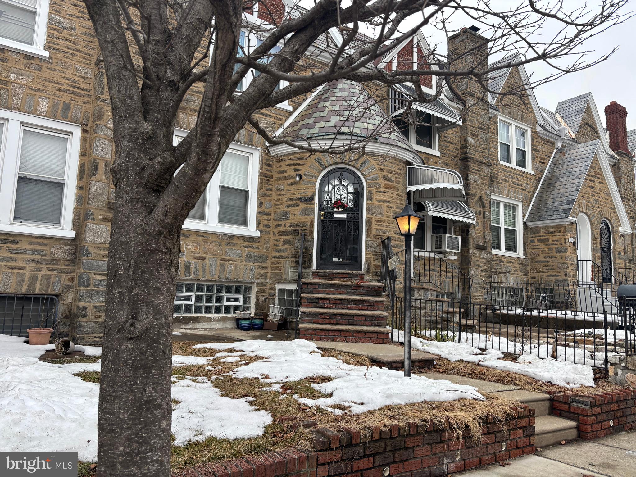 WEST OAK LANE - Residential