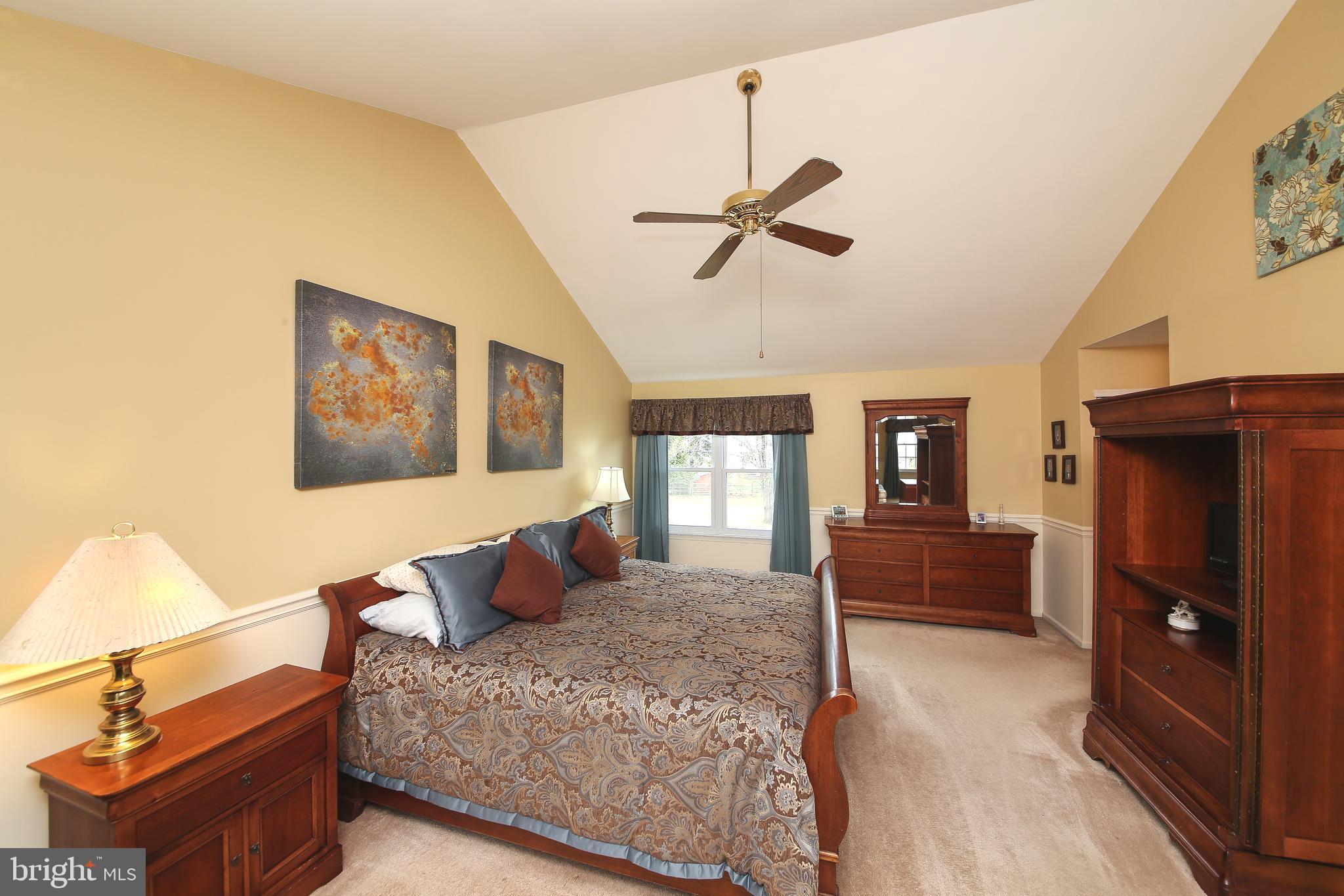 COUNTRY BEND - Residential