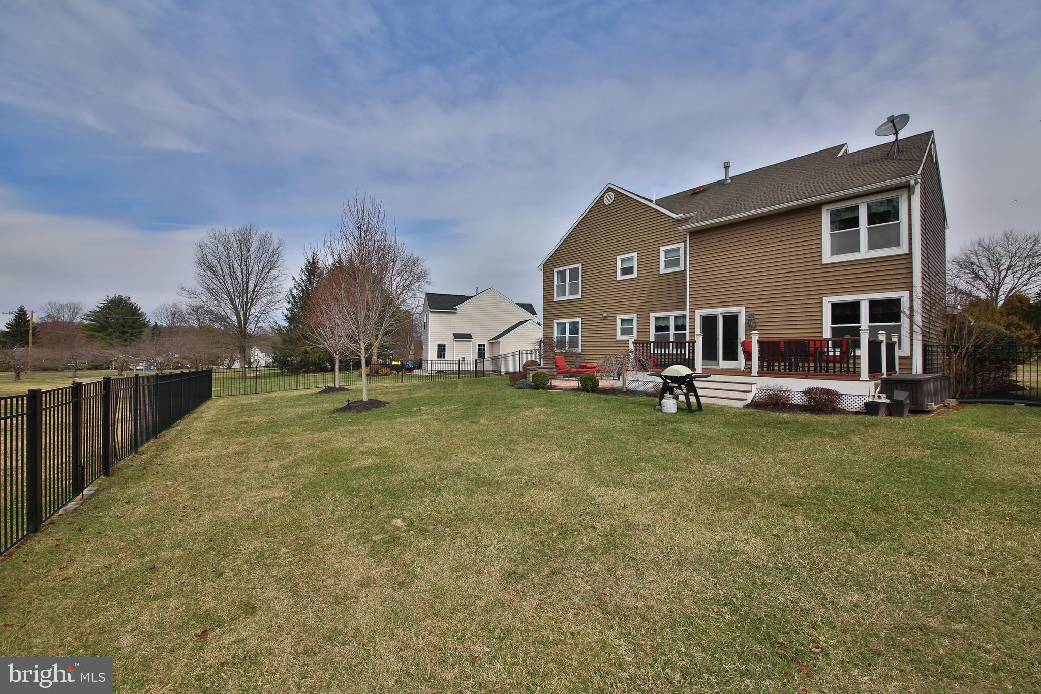 COUNTRY BEND - Residential