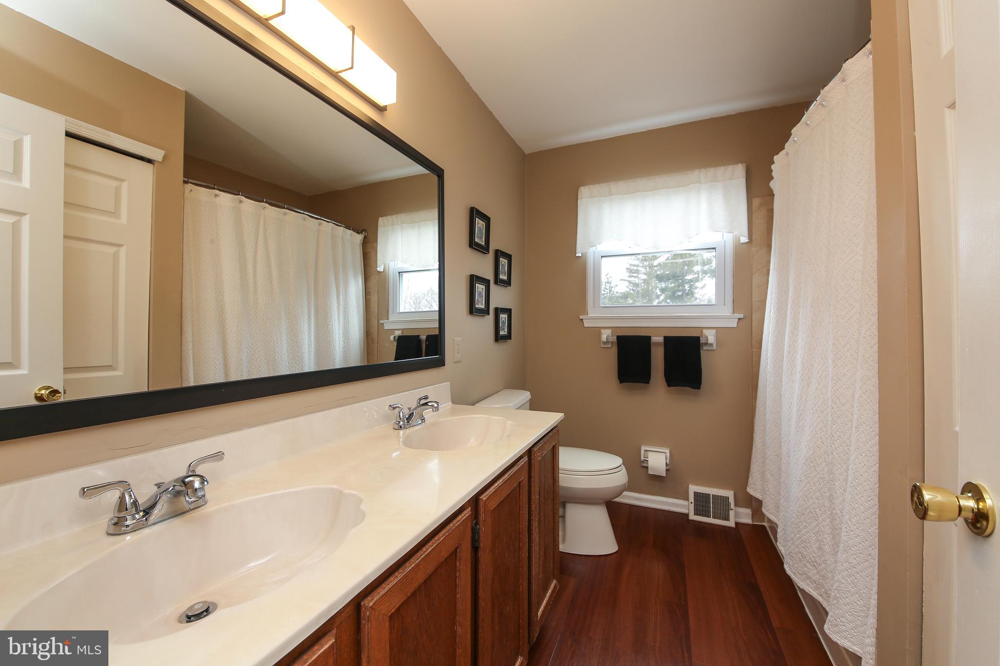 COUNTRY BEND - Residential