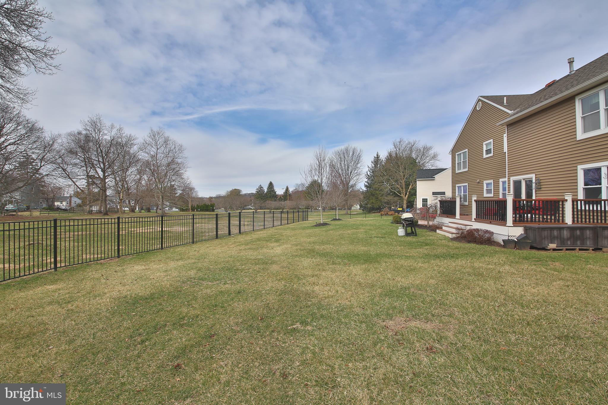 COUNTRY BEND - Residential