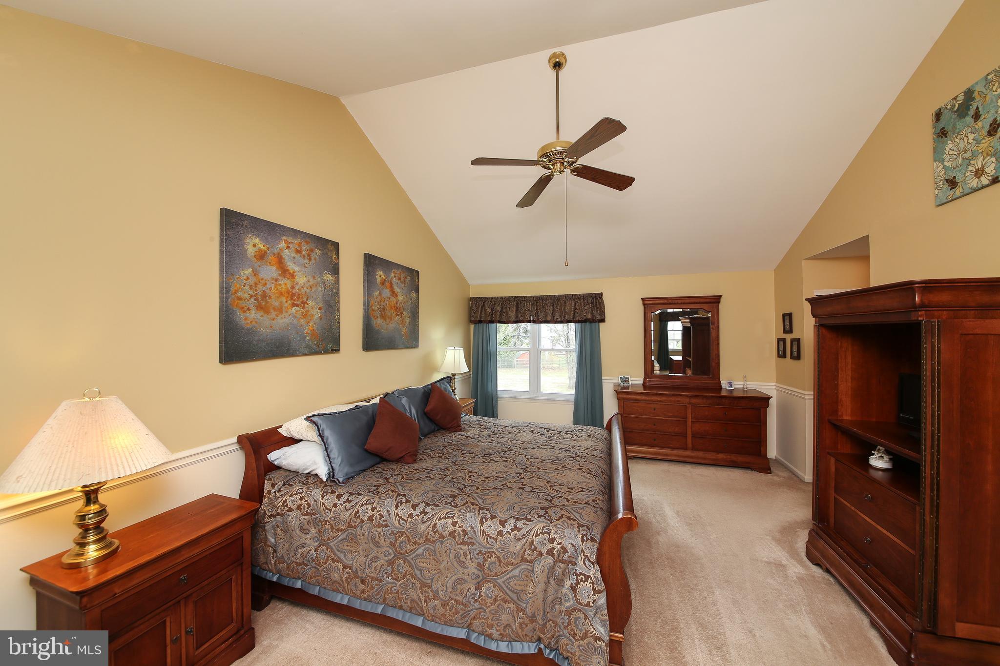 COUNTRY BEND - Residential