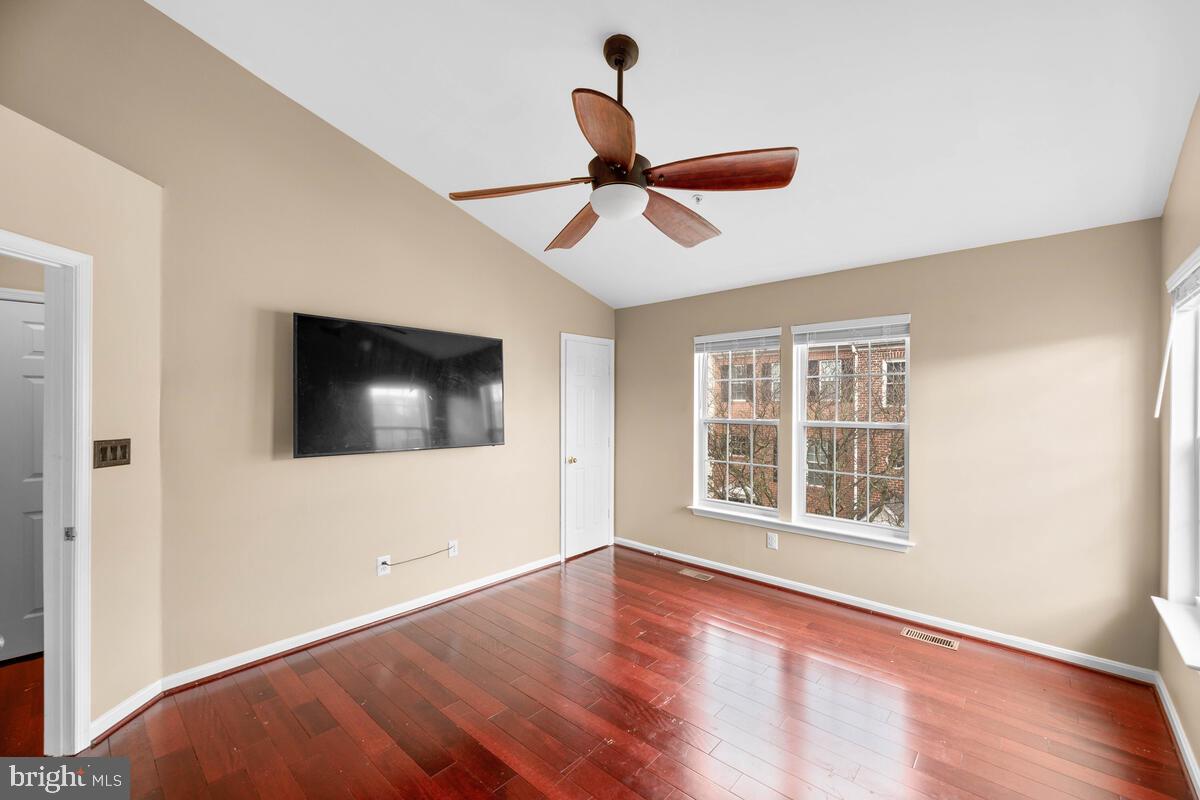 RUSSETT - Residential