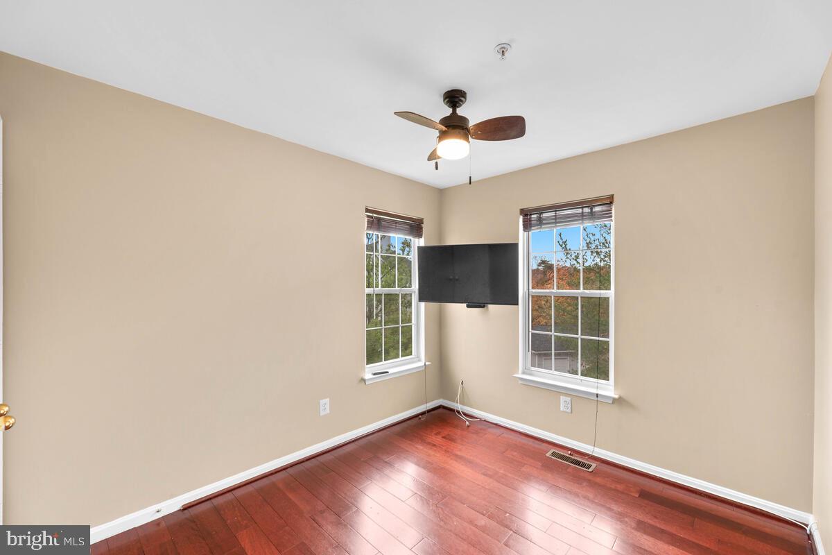 RUSSETT - Residential