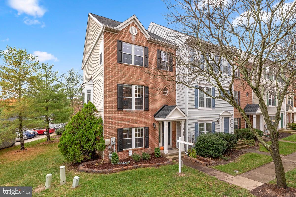 RUSSETT - Residential