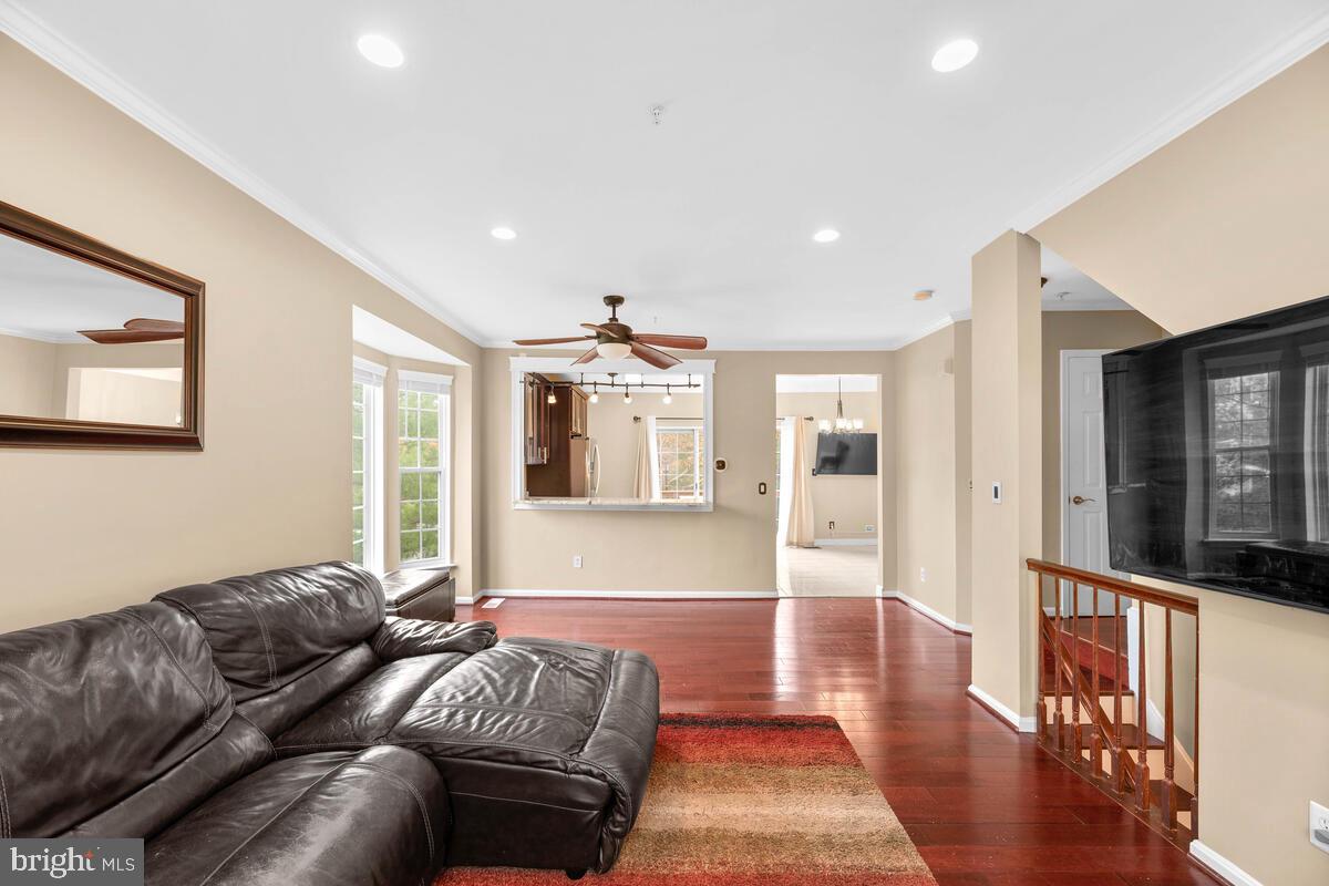 RUSSETT - Residential