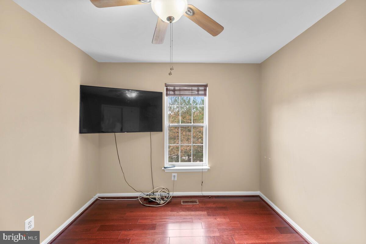 RUSSETT - Residential