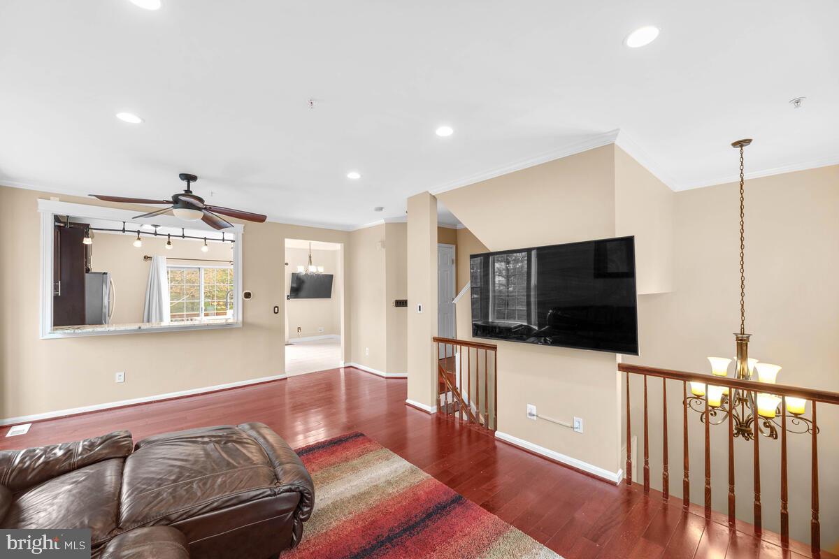 RUSSETT - Residential