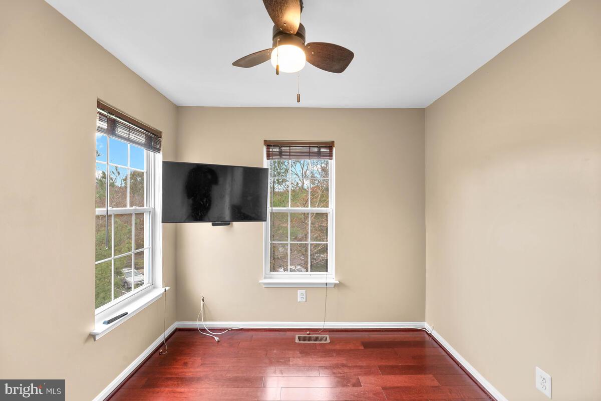 RUSSETT - Residential