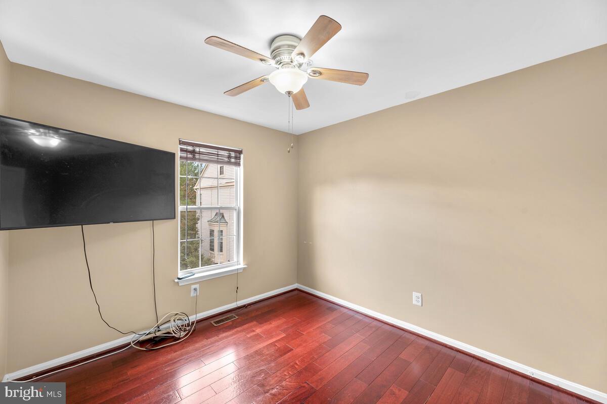 RUSSETT - Residential