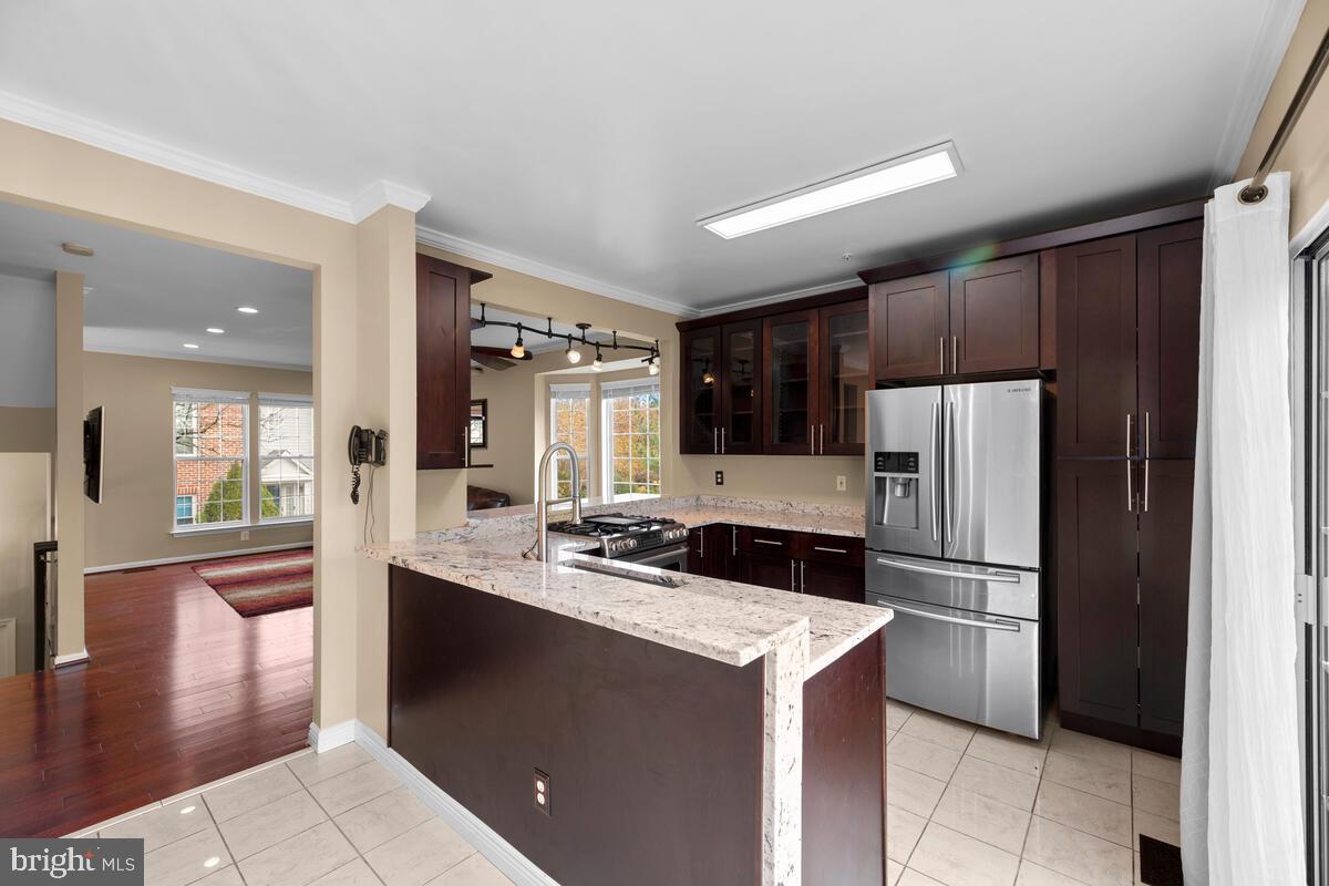 RUSSETT - Residential