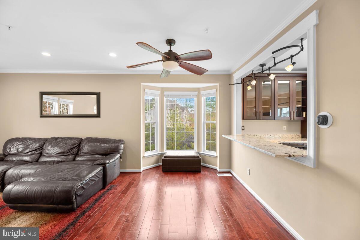 RUSSETT - Residential