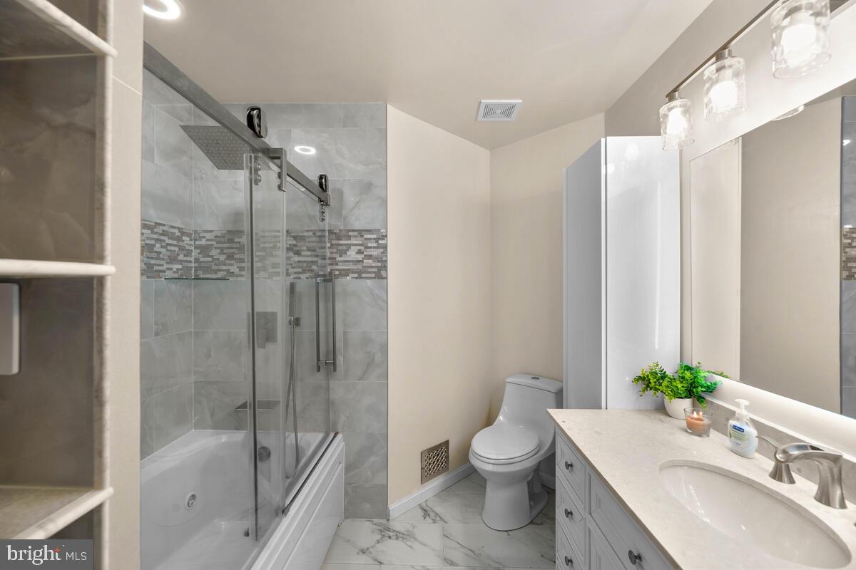 RUSSETT - Residential