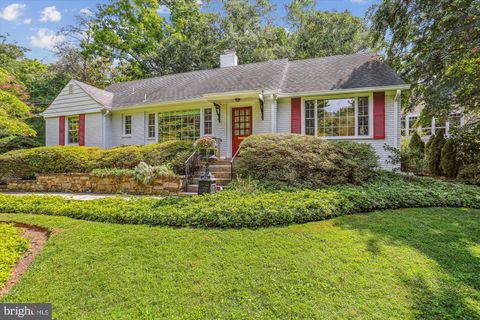 Photo of 10001 KENSINGTON PKWY, KENSINGTON, MD 20895 (MLS # MDMC2103818) Photo of 10001 KENSINGTON PKWY, KENSINGTON, MD 20895 (MLS # MDMC2103818)