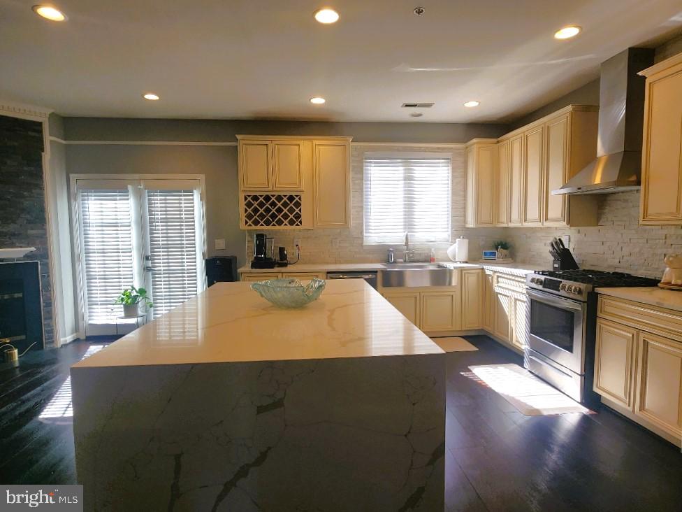 PARK GARDENS AT BEL PRE - Residential Lease