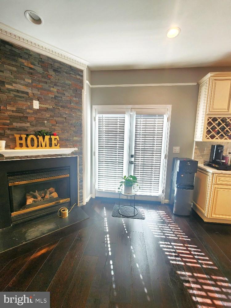 PARK GARDENS AT BEL PRE - Residential Lease