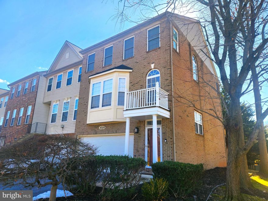 You'll love this immaculately maintained TH!
Located in sought after community of "Park Gardens at Bel Pre".
Walk in to a welcoming foyer with a slight step up to a bright and airy living room.
The open concept kitchen is warm and inviting featuring a large kitchen isle, Custom cabinetry, modern appliances, cozy fireplace and dining area. The dining area is within steps to a lovely deck.
The upper level boasts a large primary bedroom with private bath, and two additional rooms with full bathroom to share.
The lower level family room is equipped with a small kitchenette and has access
This is a great location and close to major commuter routes.
Don't wait on this showroom home!